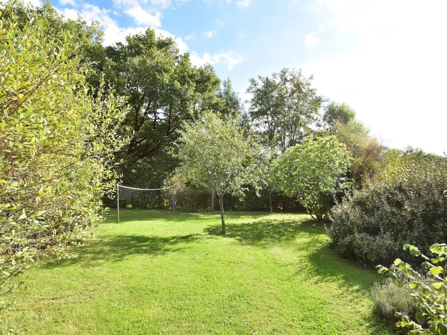 Spacious Holiday Home in Alvignac with Swimming Pool