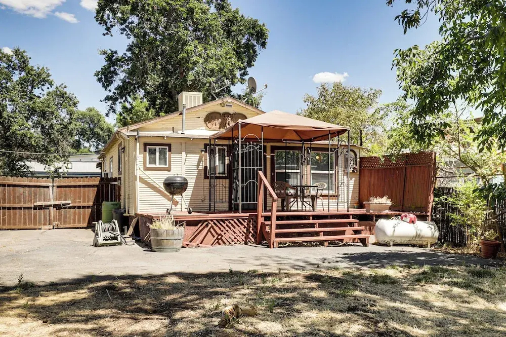 Watefront Getaway w/ Mtn Views & Dock in Clearlake