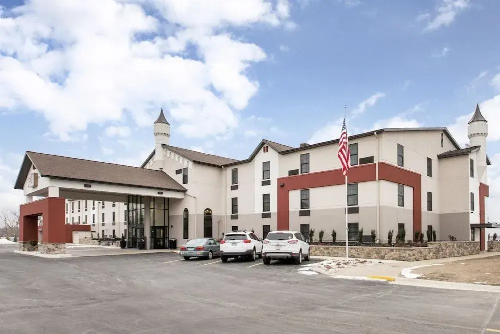 Best Western Plus Grand Castle Inn & Suites