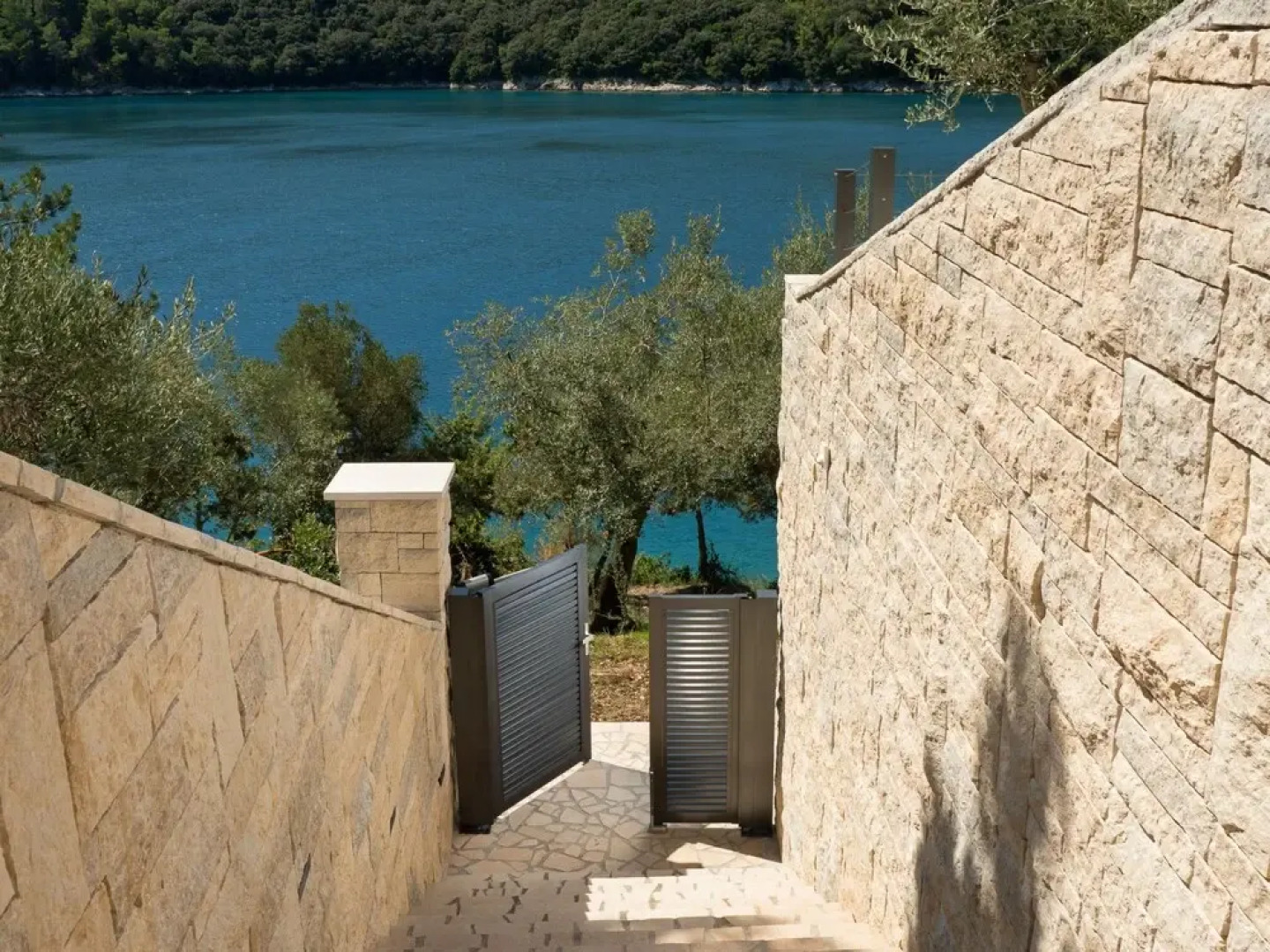 Vlastelini II Duga Luka