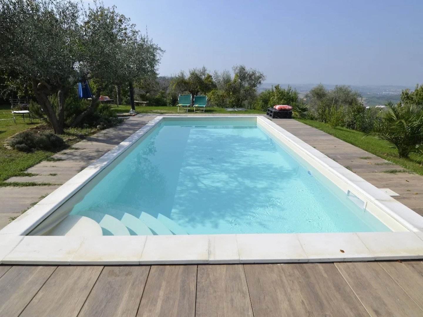 Cushy Apartment With Swimming Pool, Garden,fireplace,parking