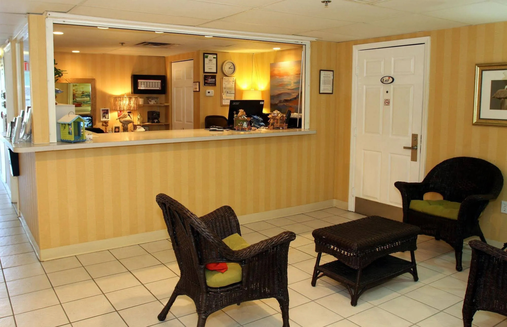 Chart House Suites on Clearwater Bay