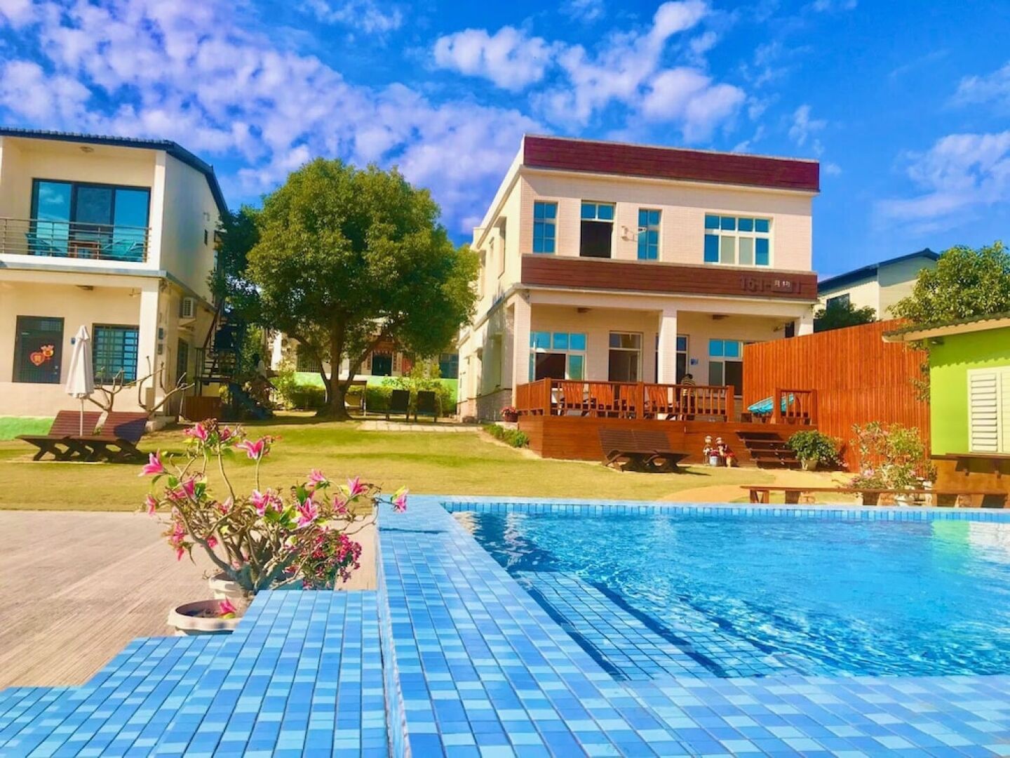 Ecotourism skim month B&B