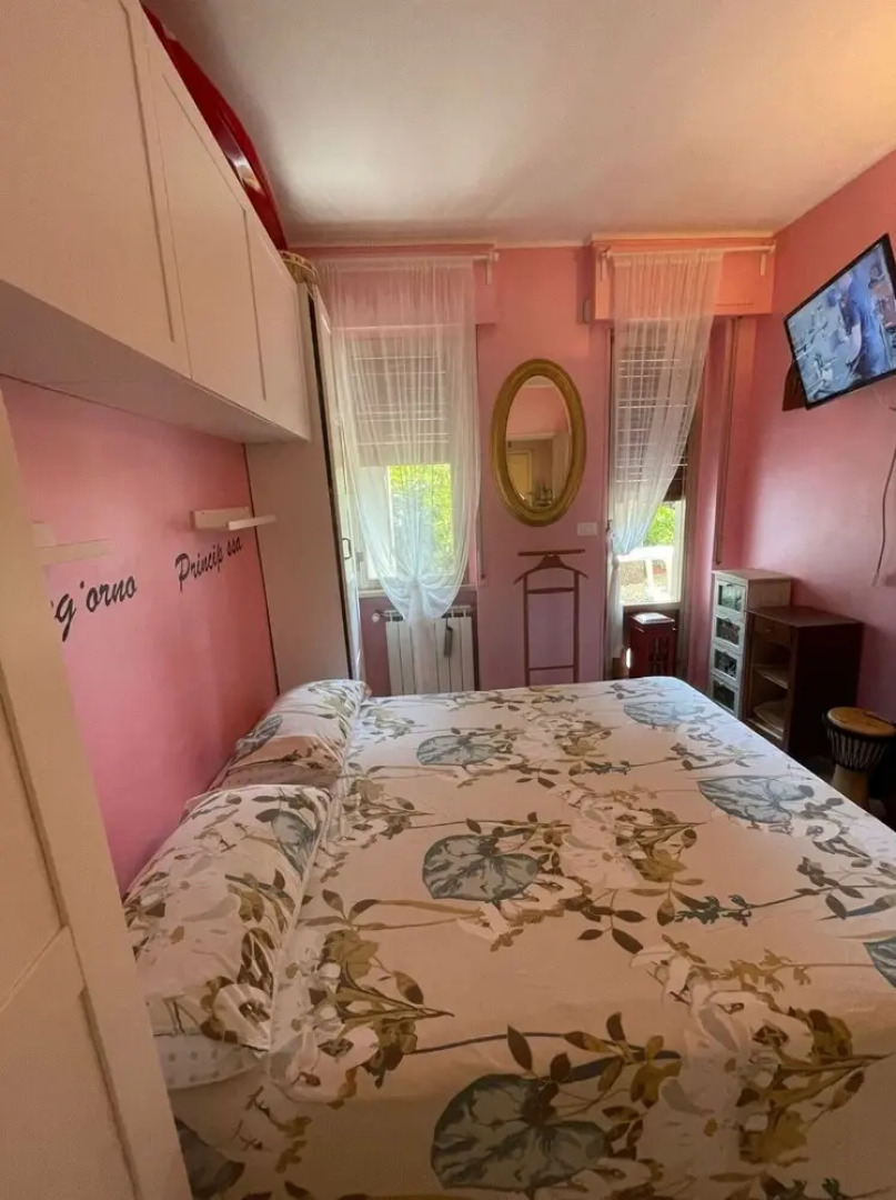 Toys With Garden and sea View