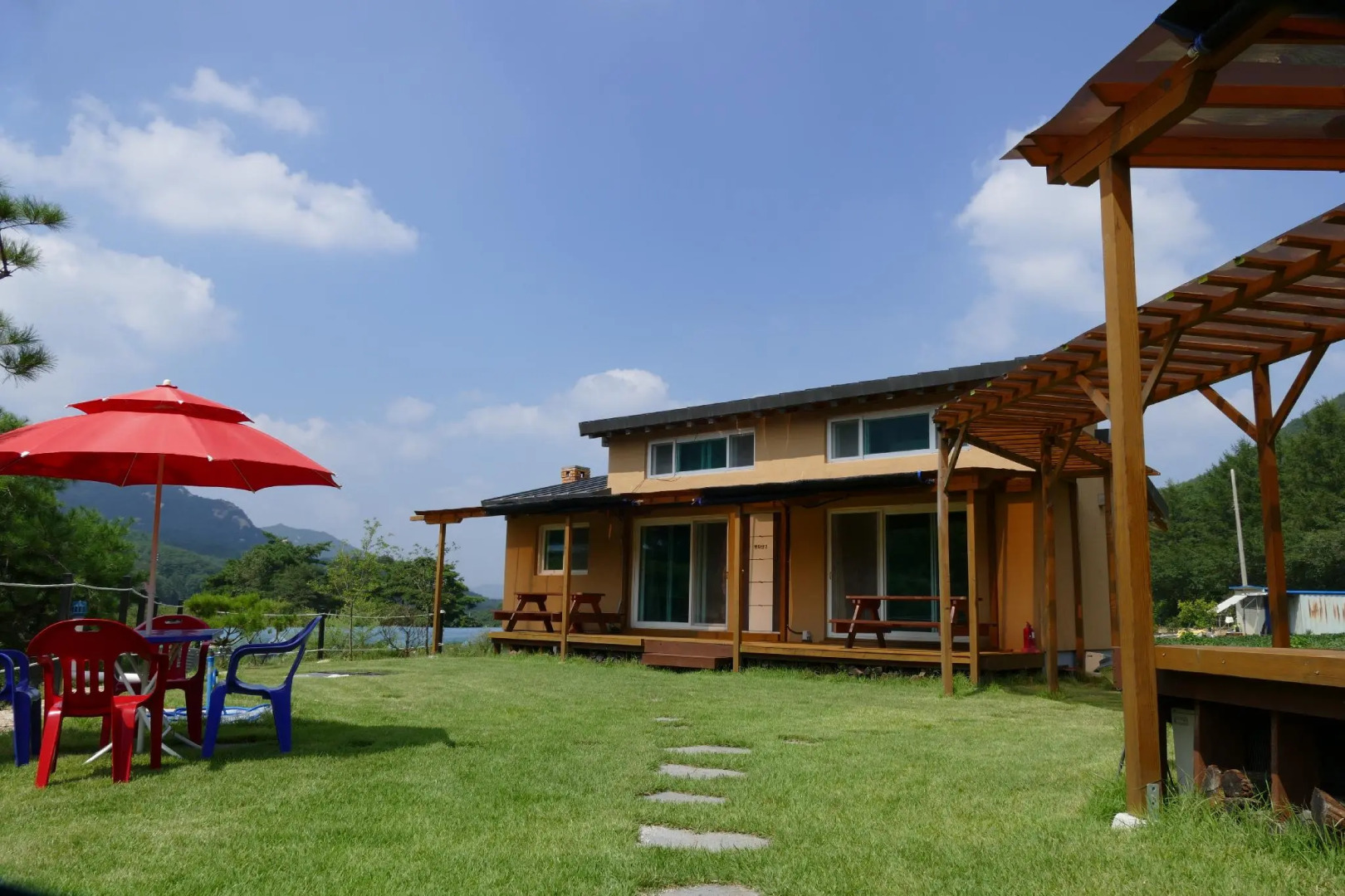 sangju yeoyurounhwangtojib pensyeon