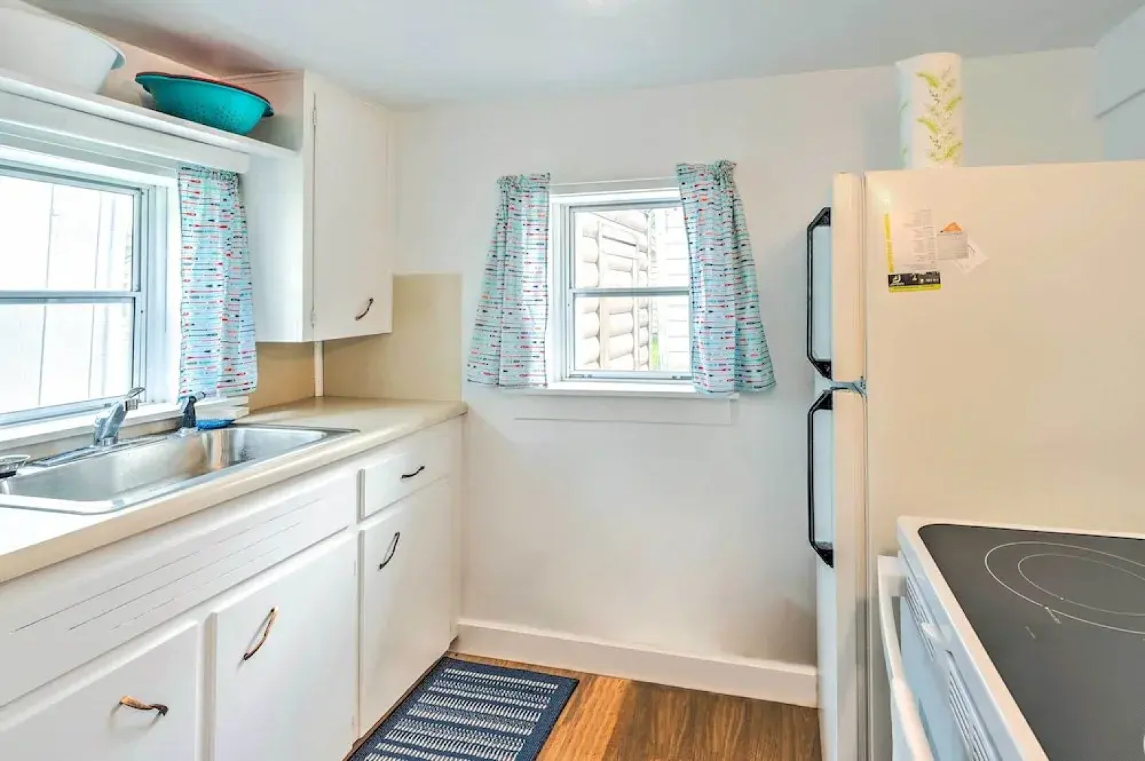 Historic Cabin Retreat: Steps to Okoboji Lake