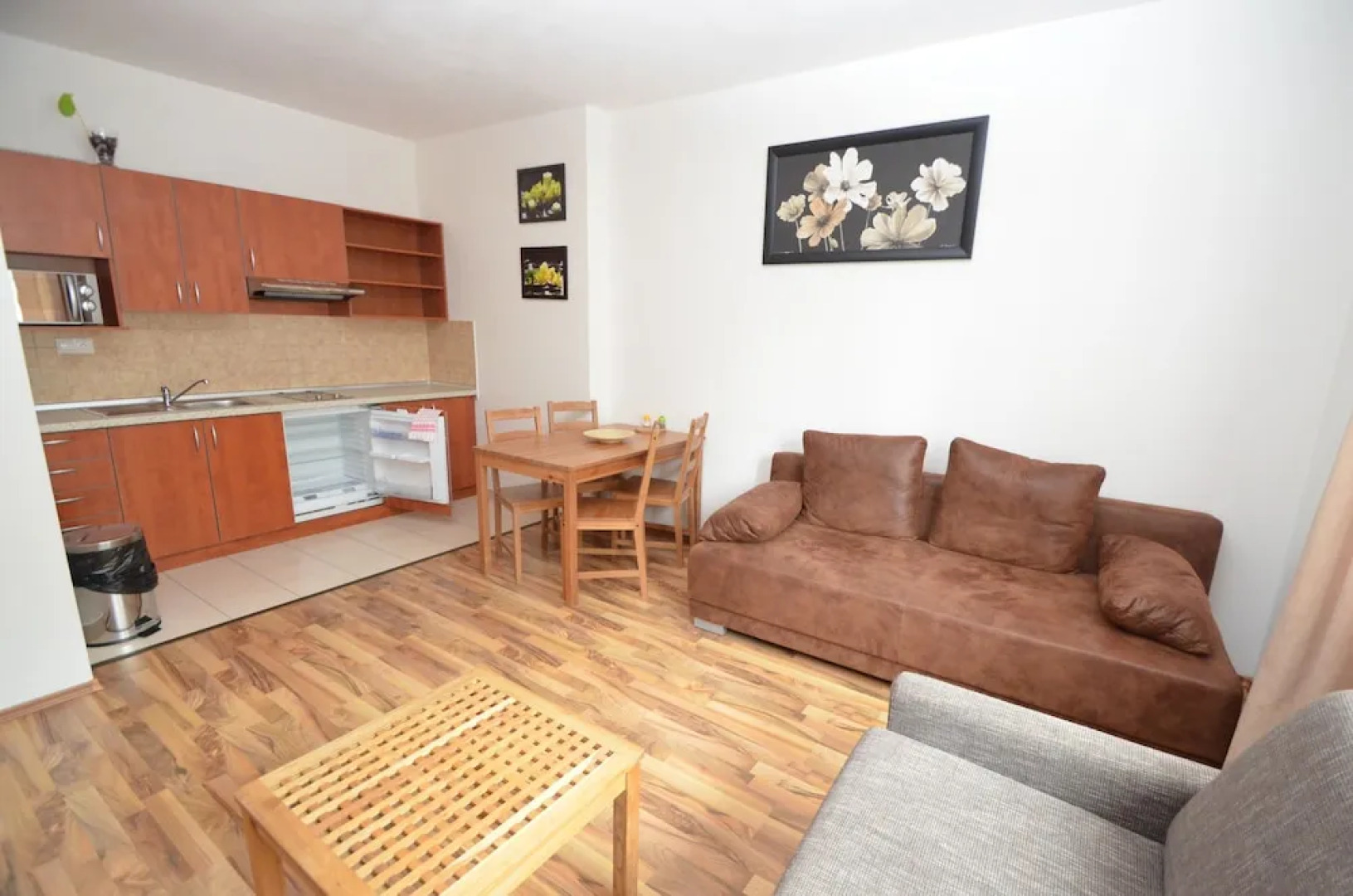 Fatrapark 2 Apartments & Restaurant