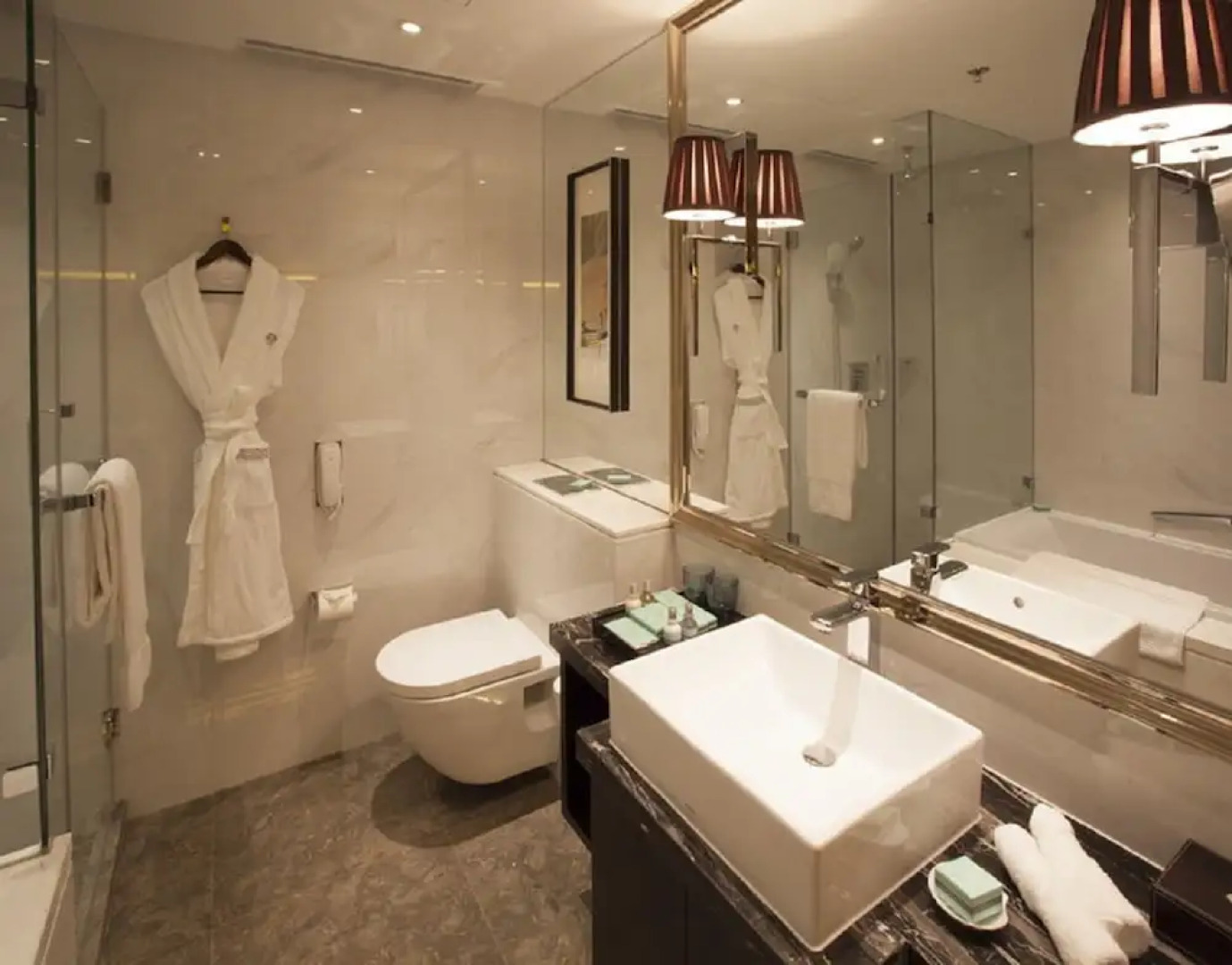 Lee Garden Service Apartment