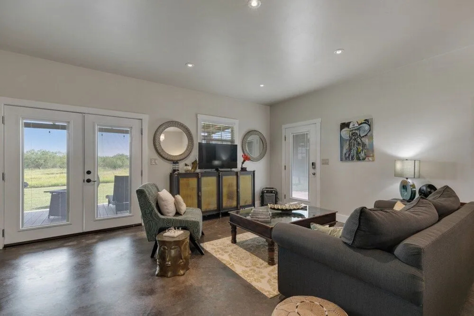 Luxury Studio W/hot Tub&grill