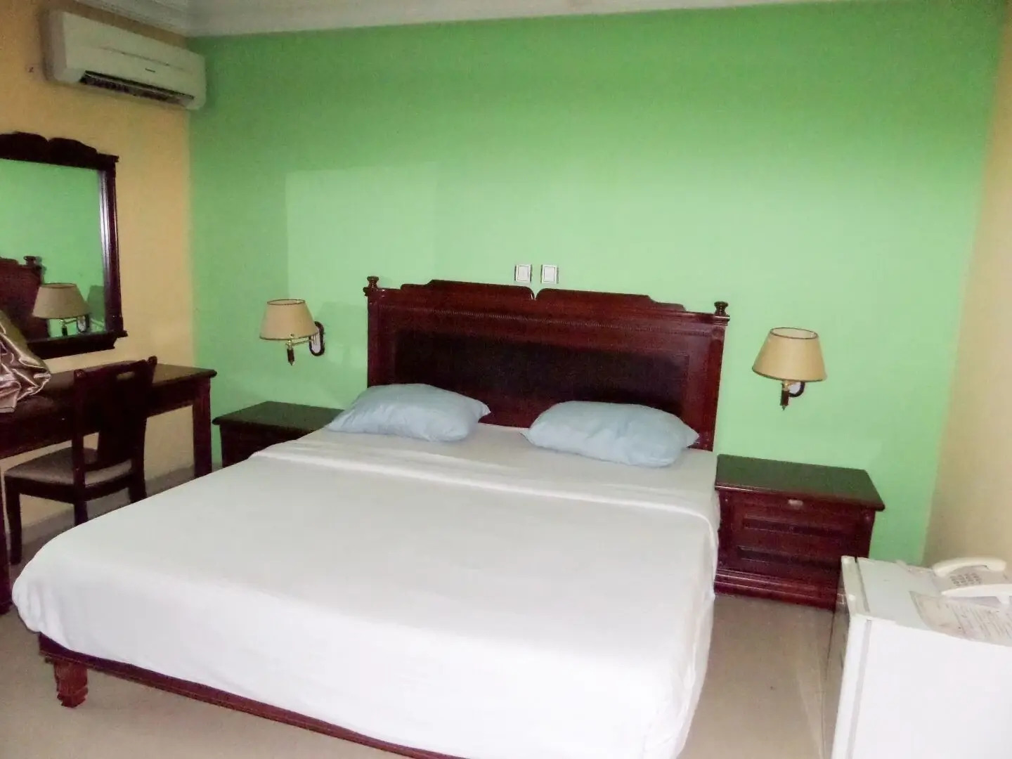 Golden Bird Hotel & Suites