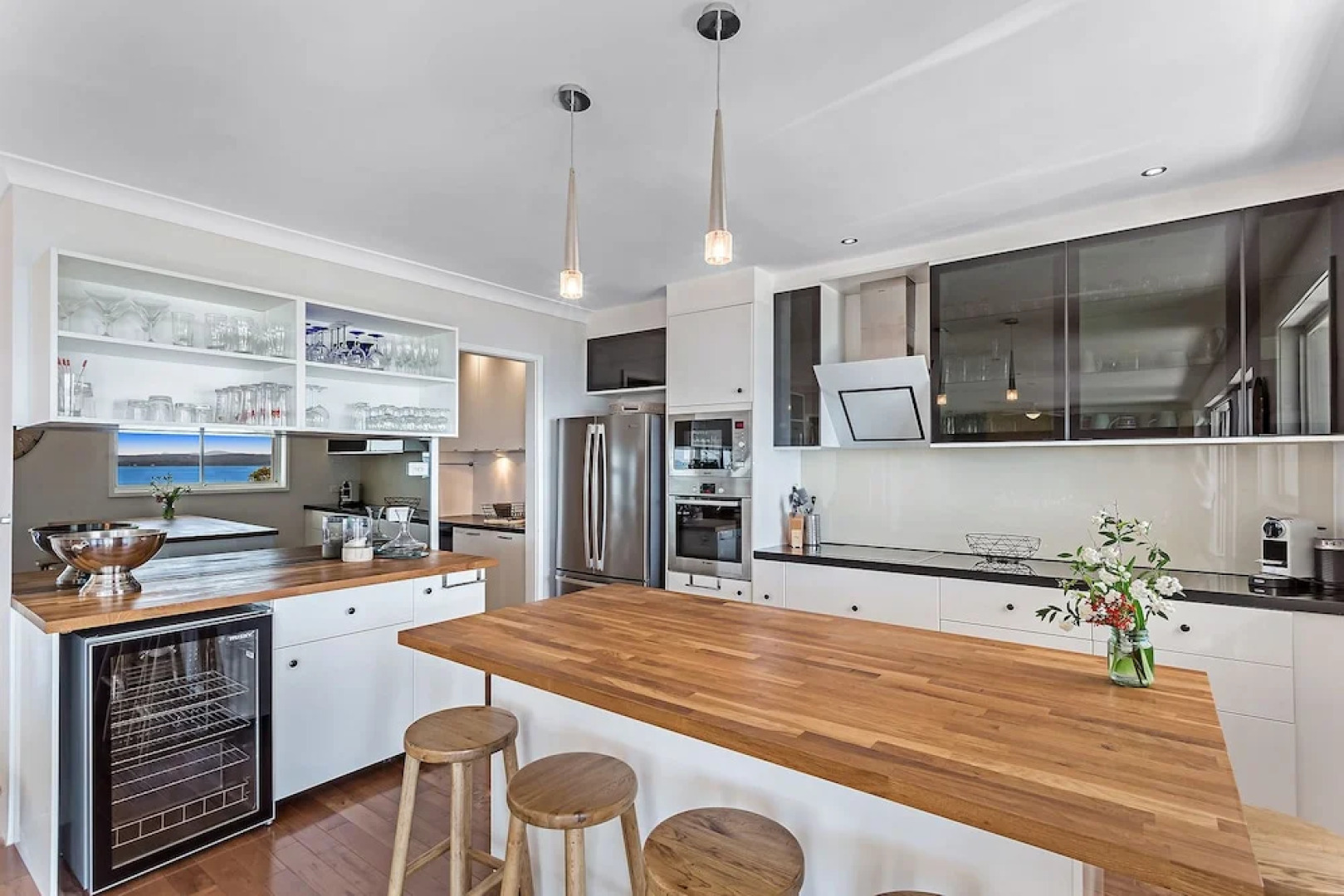 Phuza Maningi, 17 Myan Close