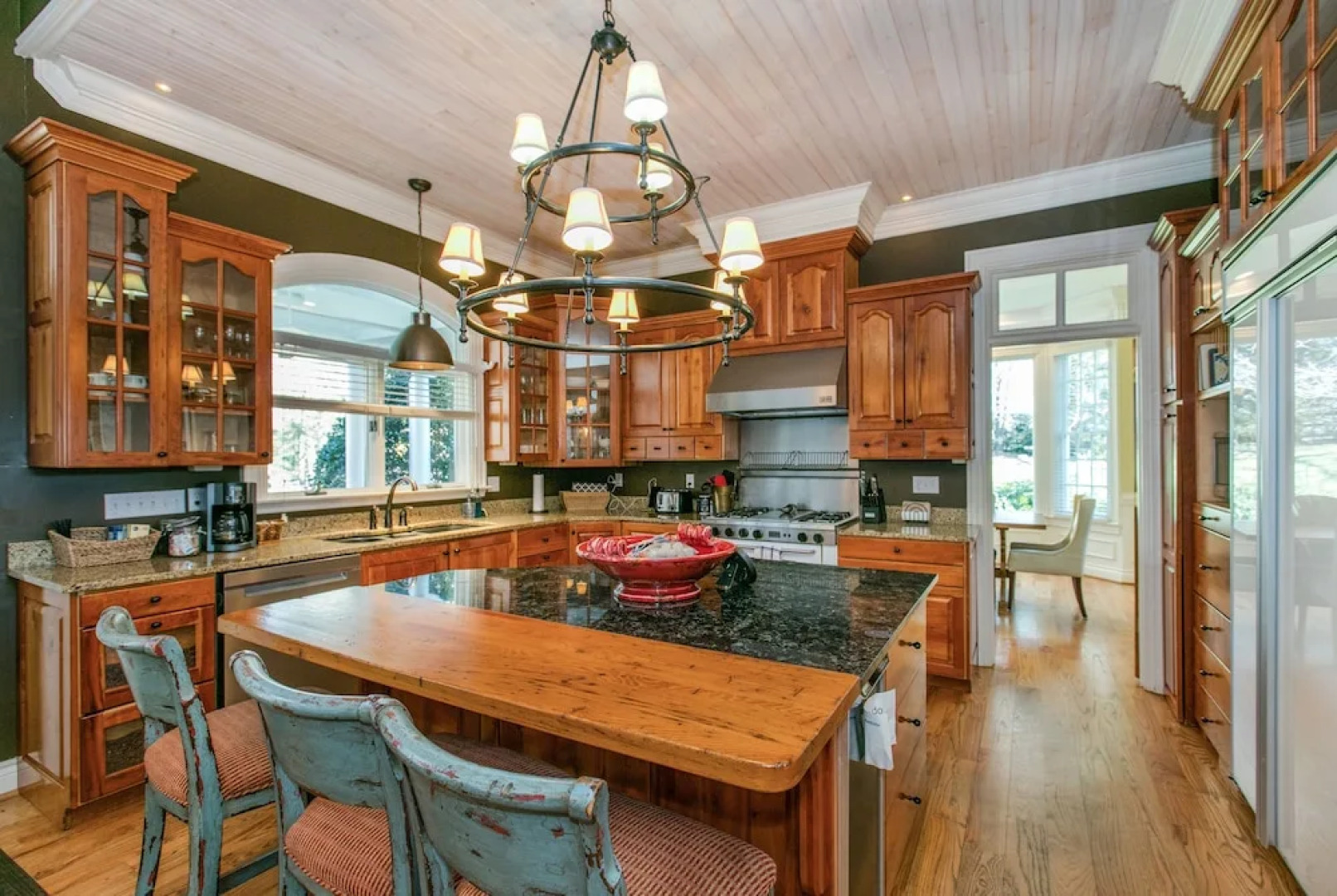 Hart House- A Luxurious Asheville Vacation Country ! 6 Bedroom Home