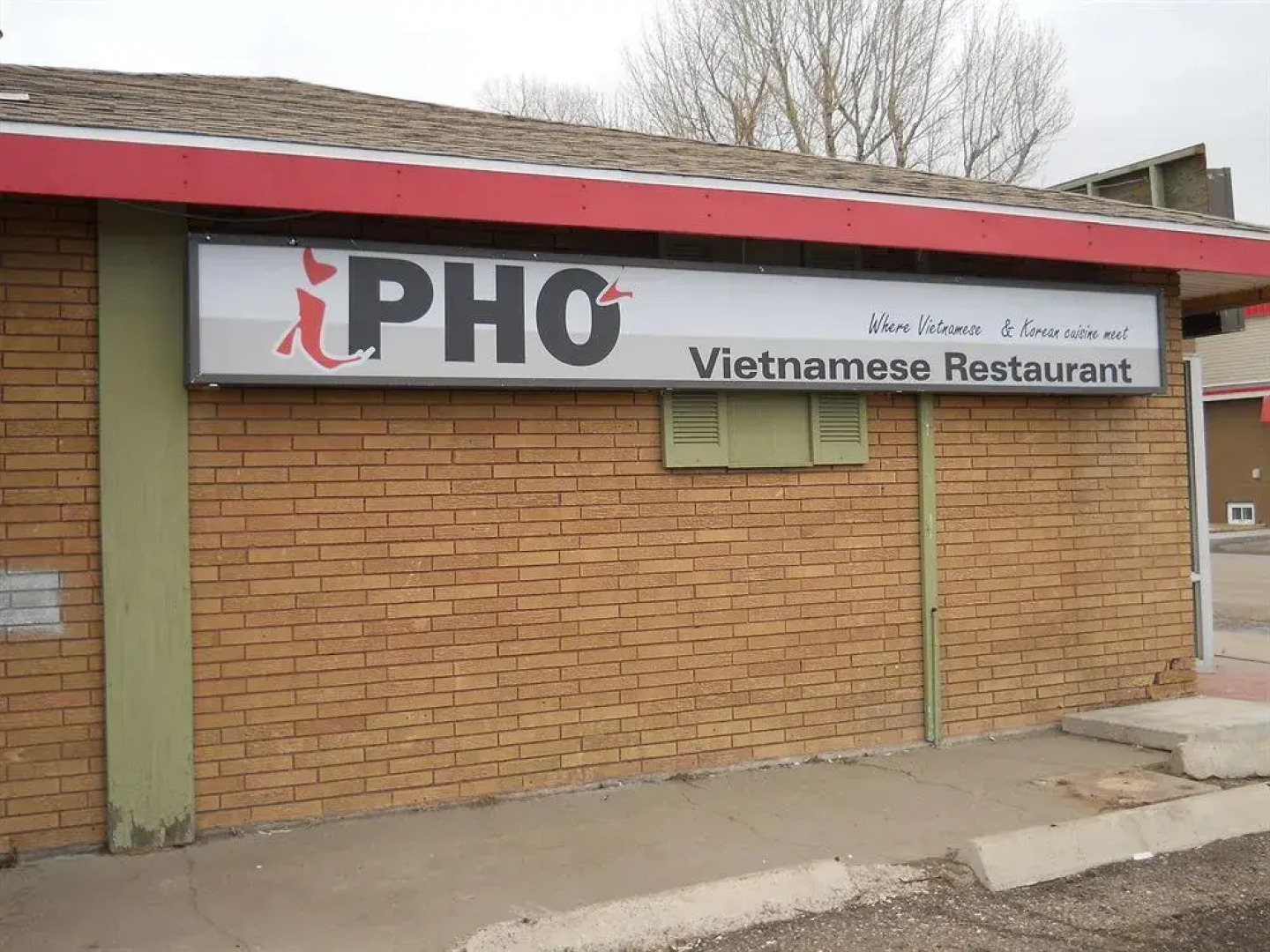 Econo Lodge Inn & Suites