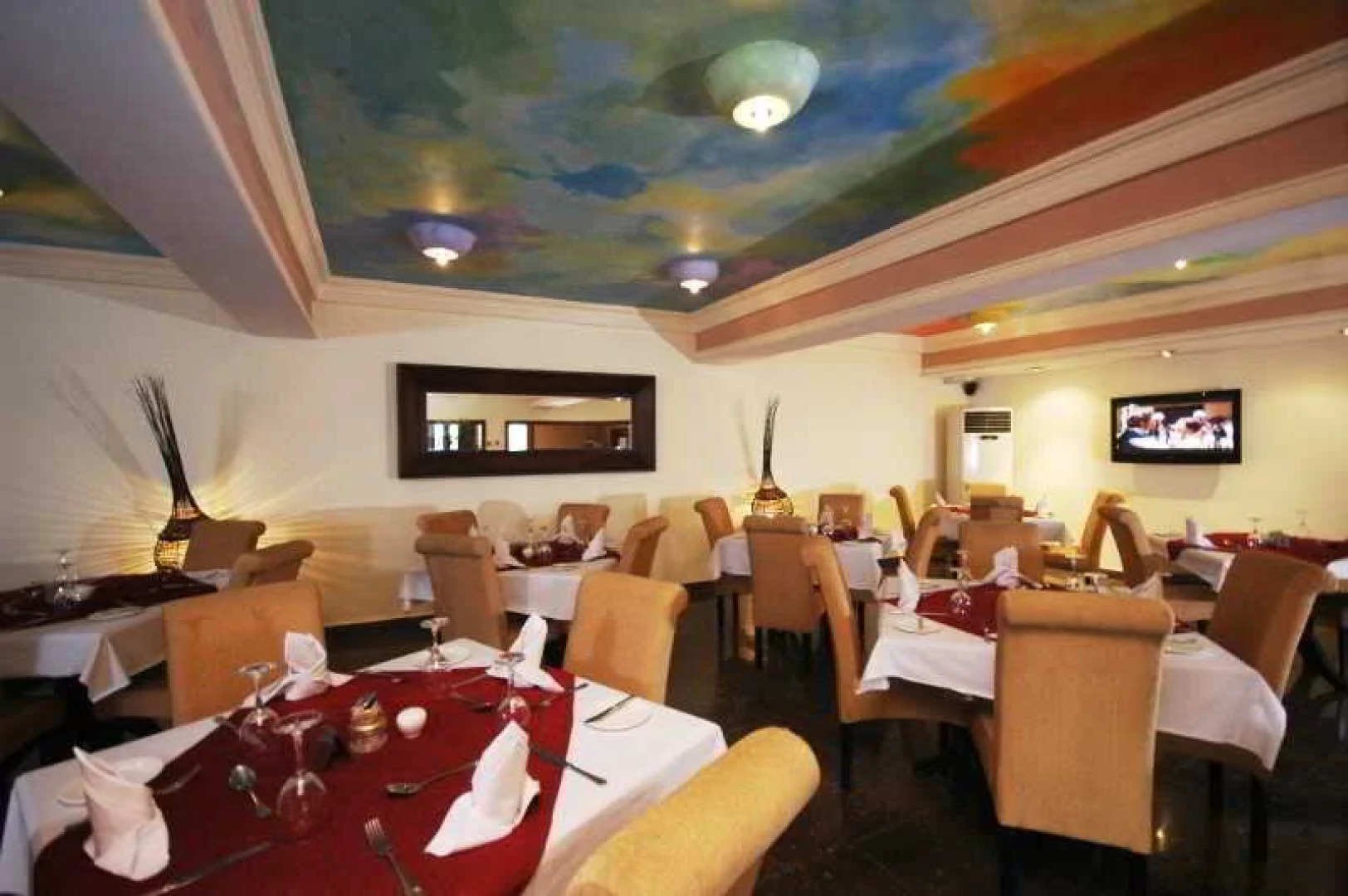 Planet One Hotel & Wellness