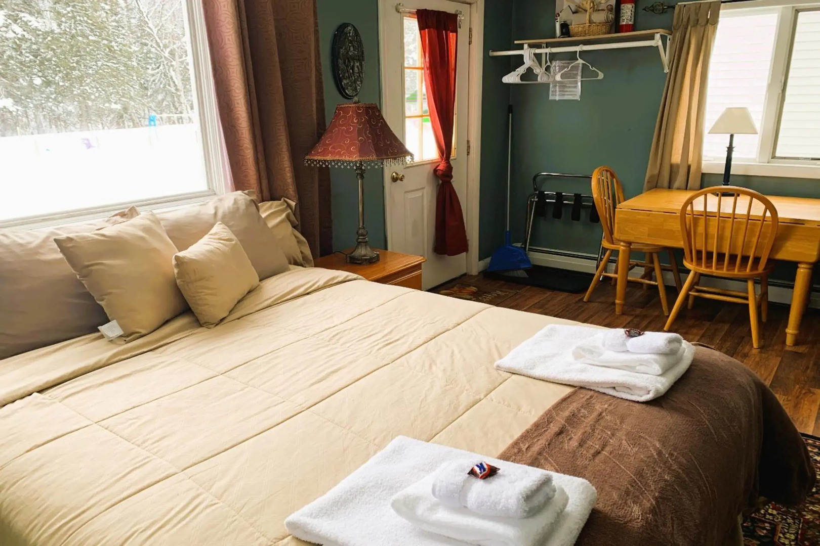 Love Hotels St John River by OYO at Fort Kent ME