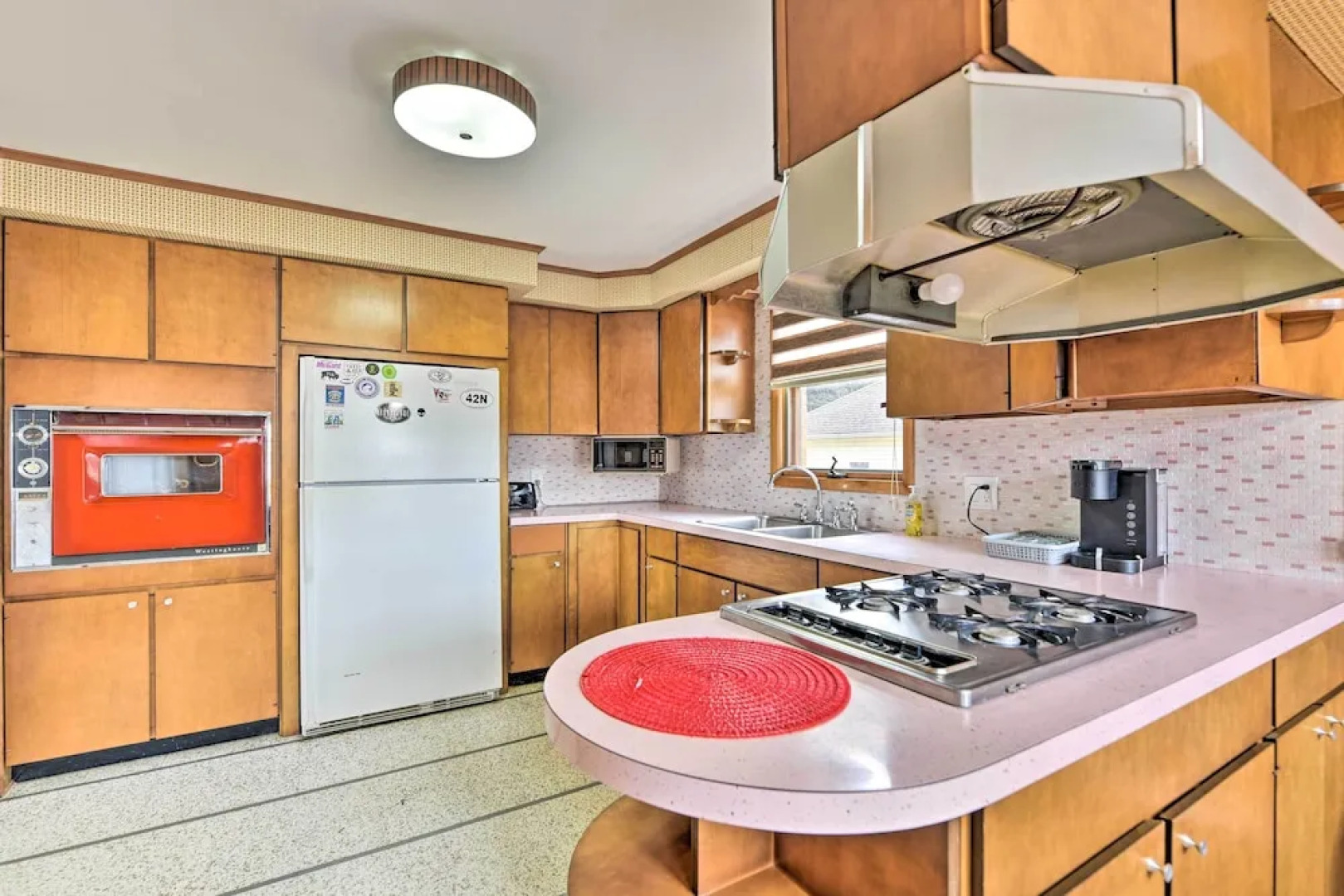 Vacation Rental ~ 8 Mi to Keybank Center!