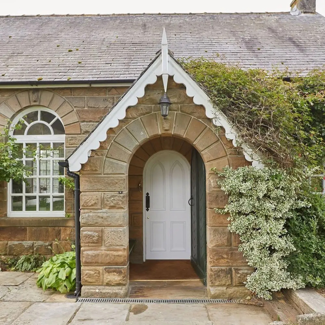 Host Stay Dunsley Chapel