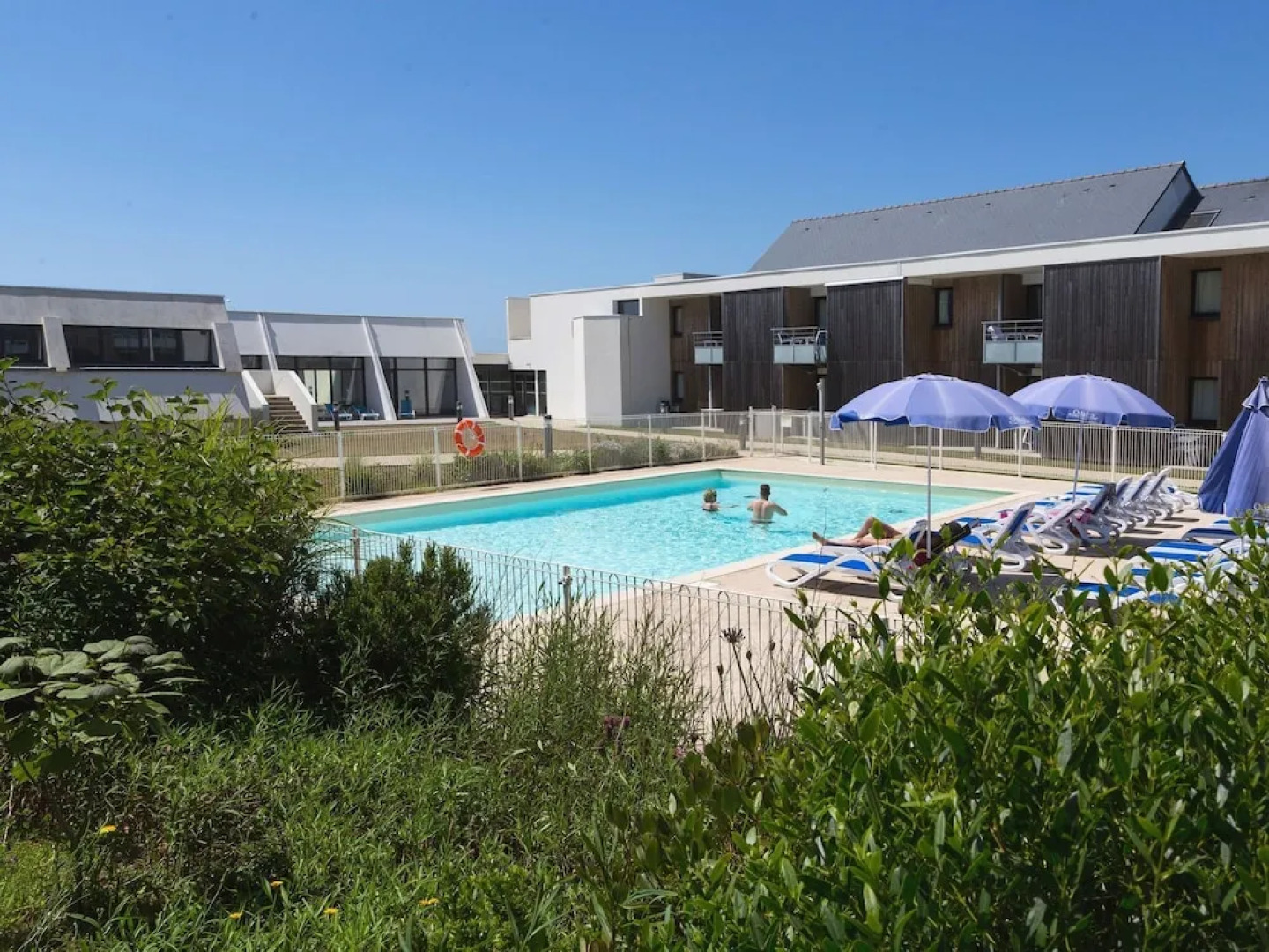 Nicely Maintained Apartment 100 Meters From the Beach of Guidel