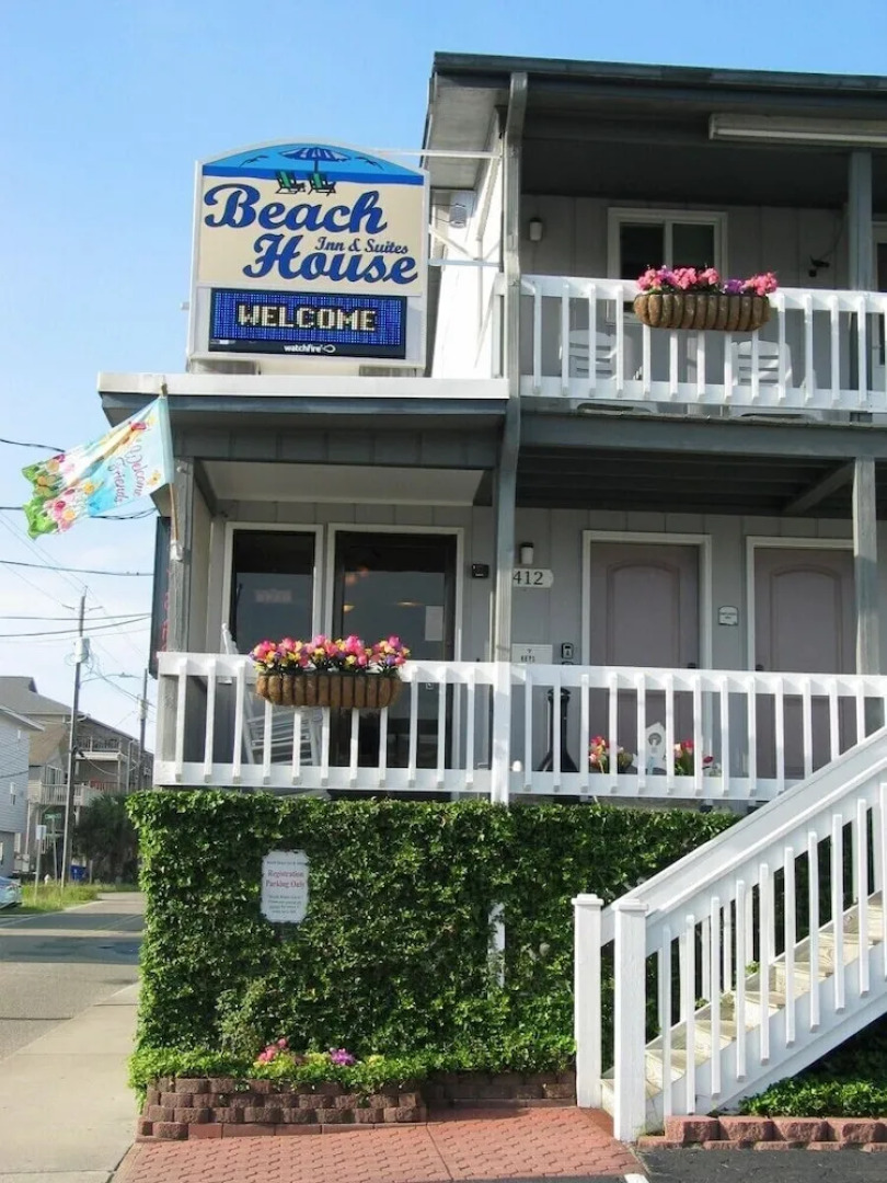 Beach House Inn and Suites