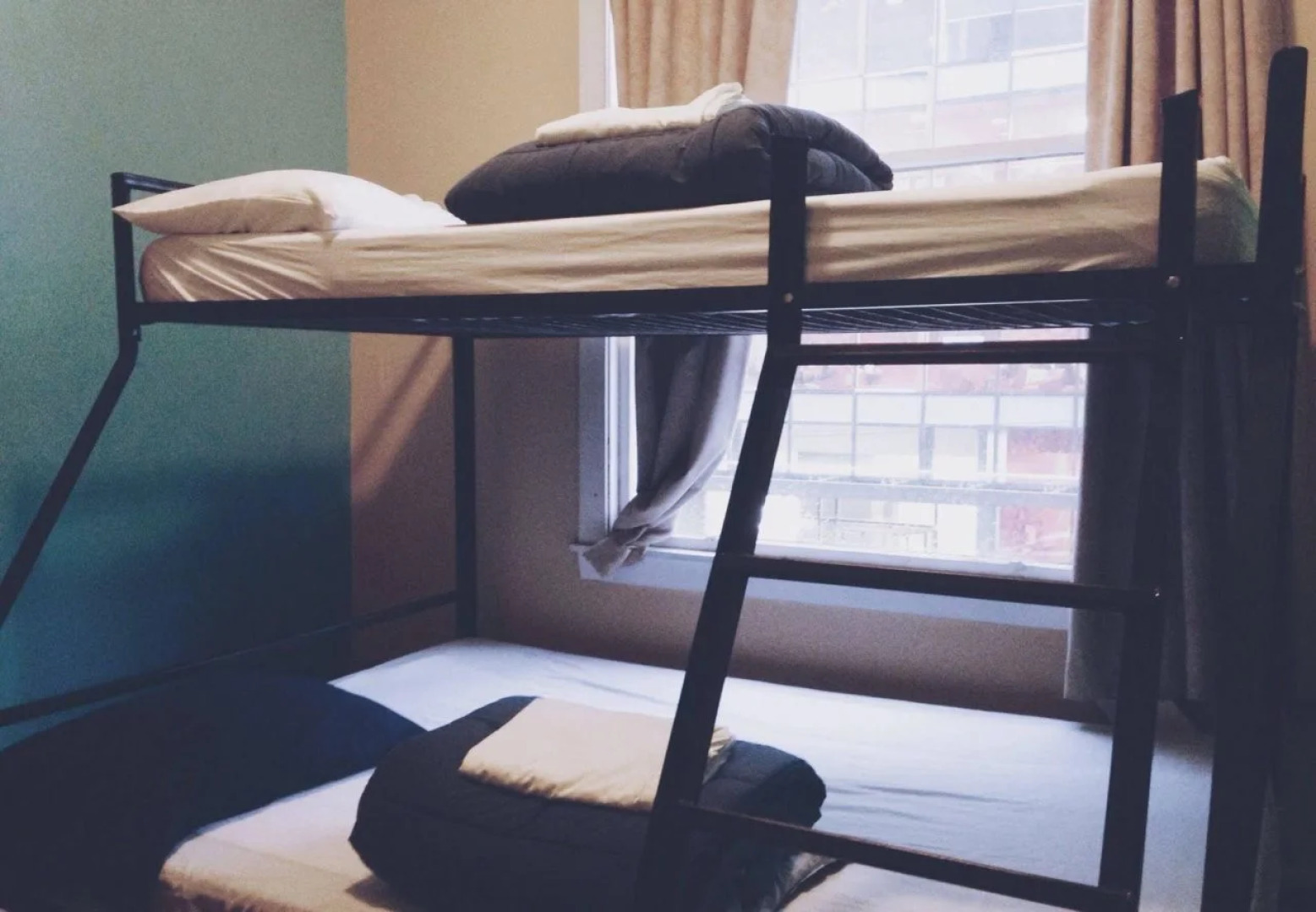 Cambie Downtown Hostel