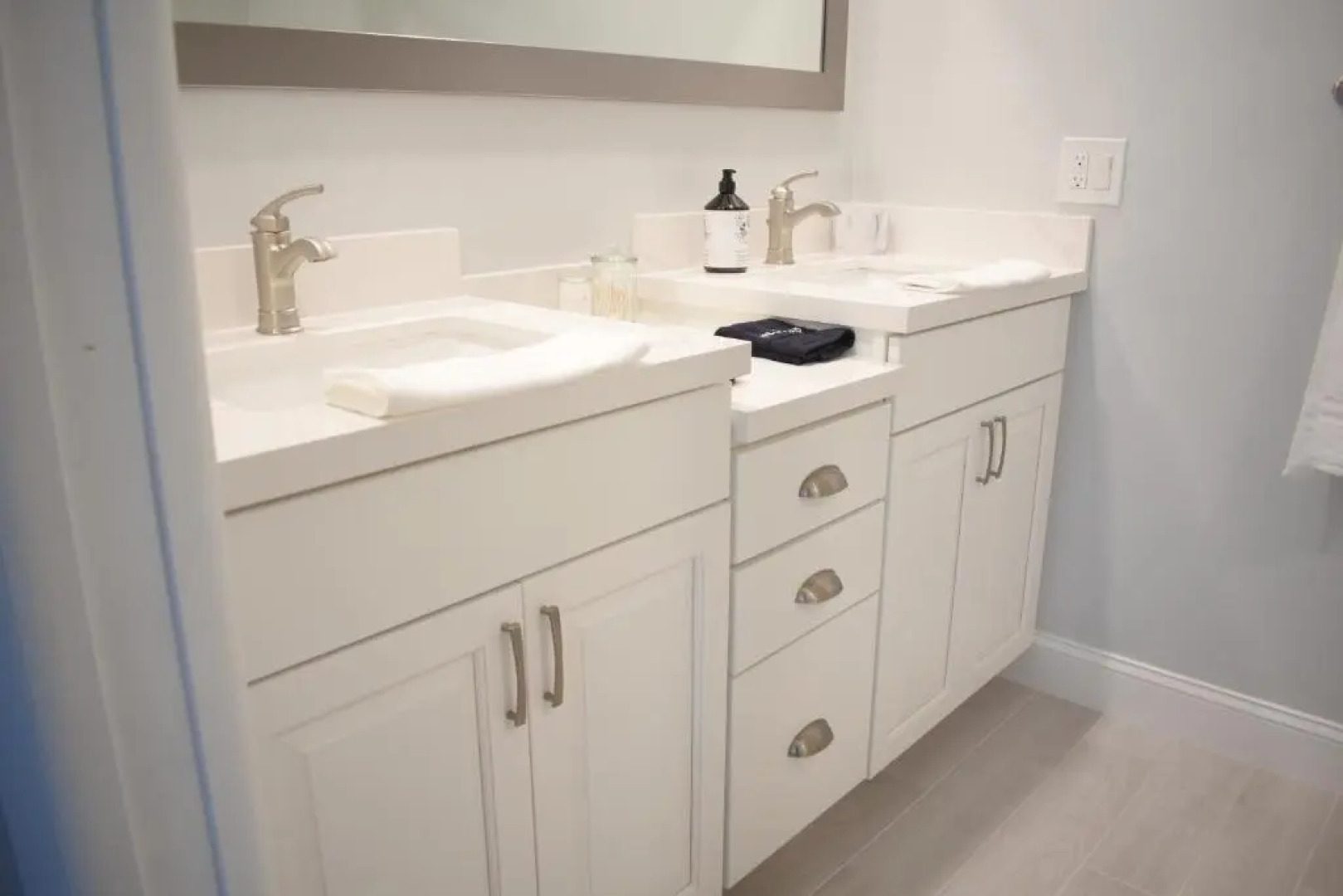 Luxury Stay Near Downtown & Beaches w/ Heated Pool