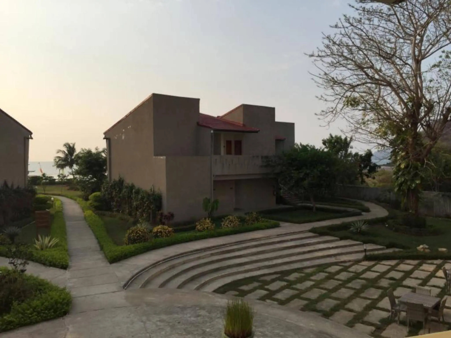Luwansa Beach Hotel