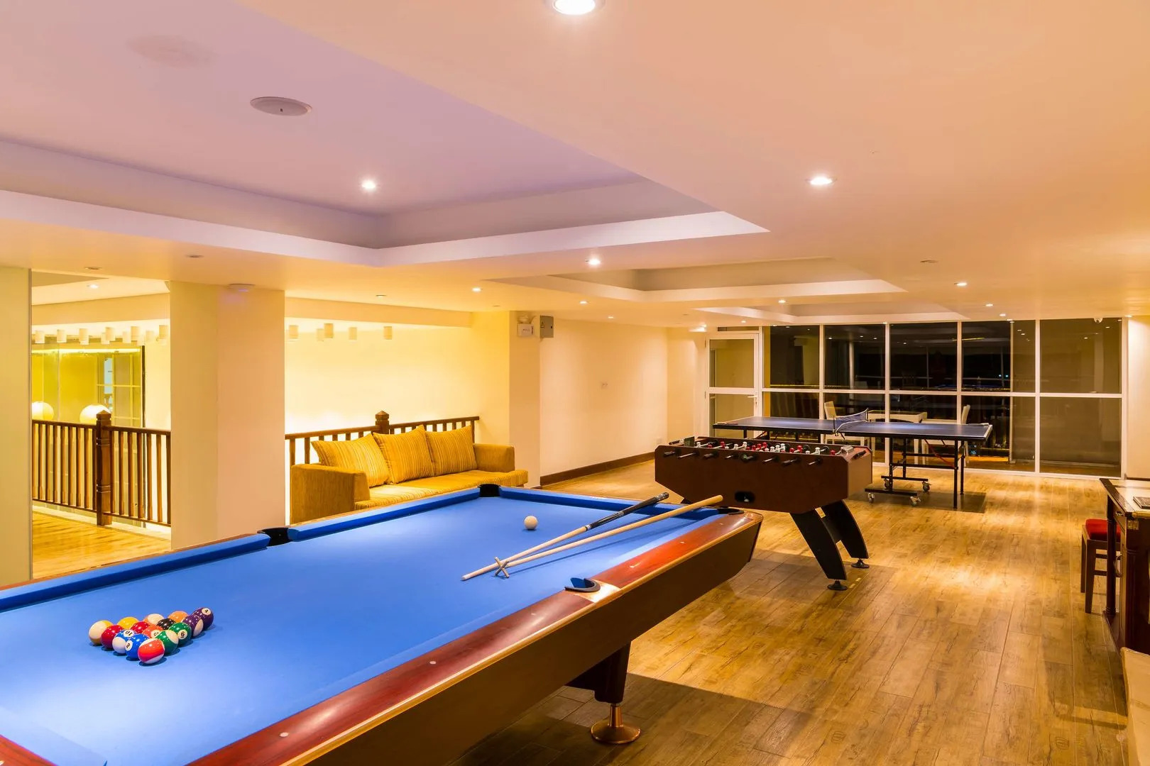 The Golden Ridge Hotel