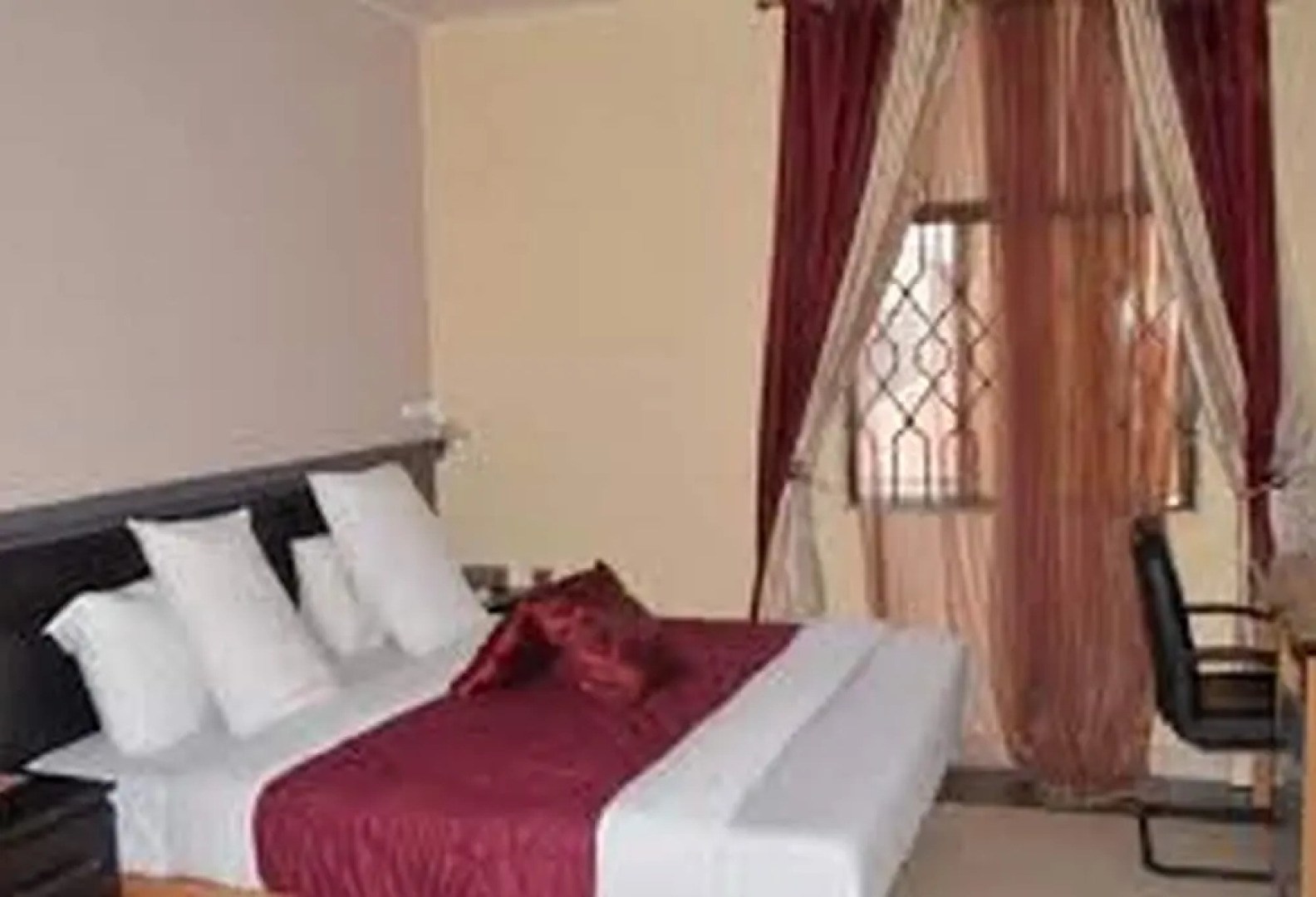 Choice Gate Hotel and Suites