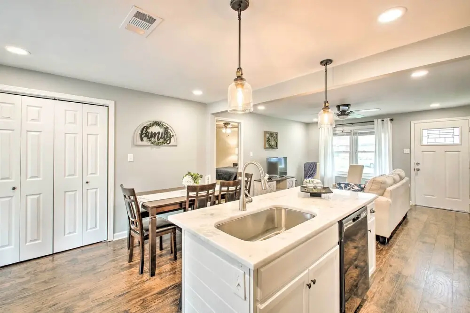 6 Mi to Nat'l Park: Pet-friendly Hot Springs Home