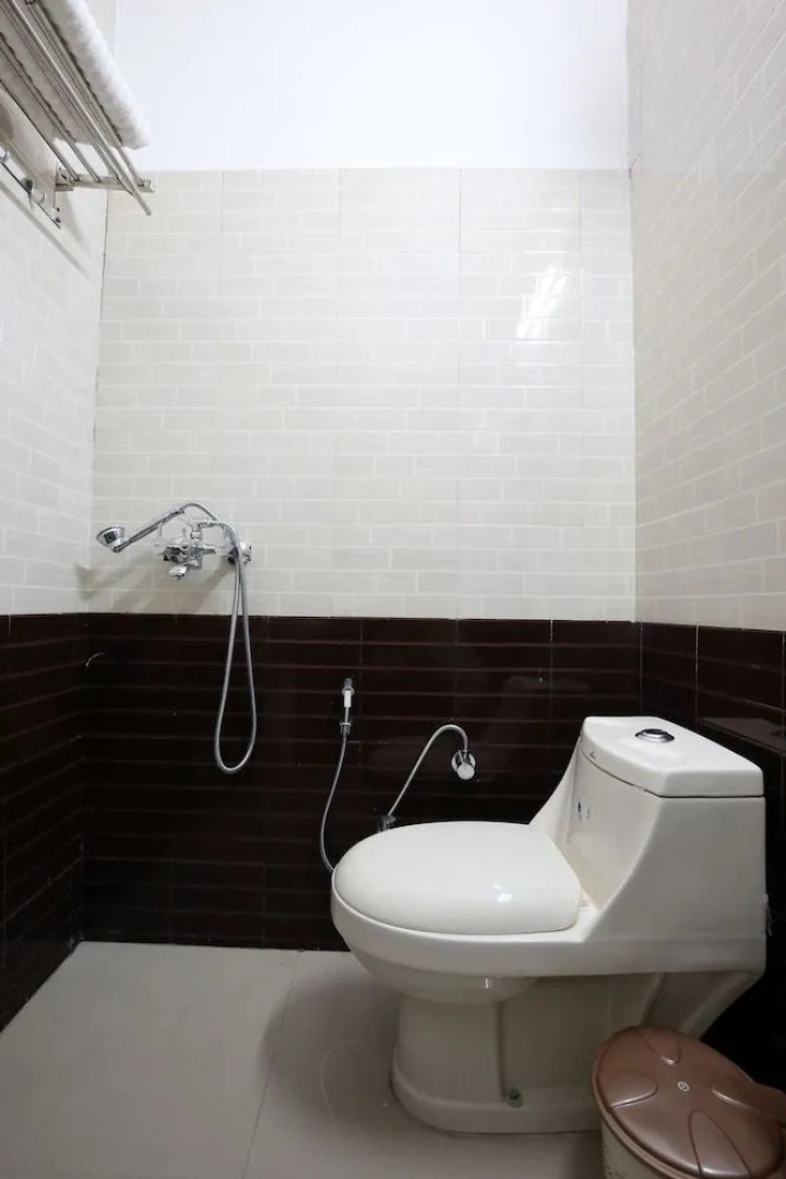 OYO 4856 Hotel The Benz