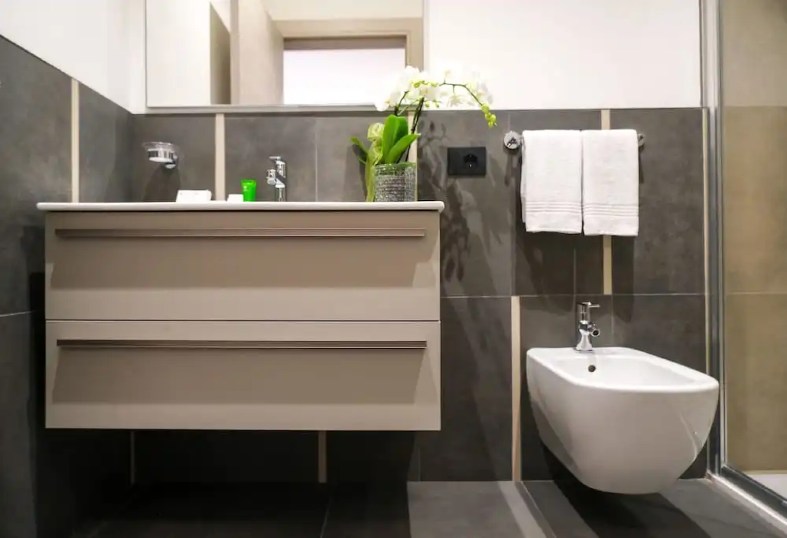 Emerald Green Residence