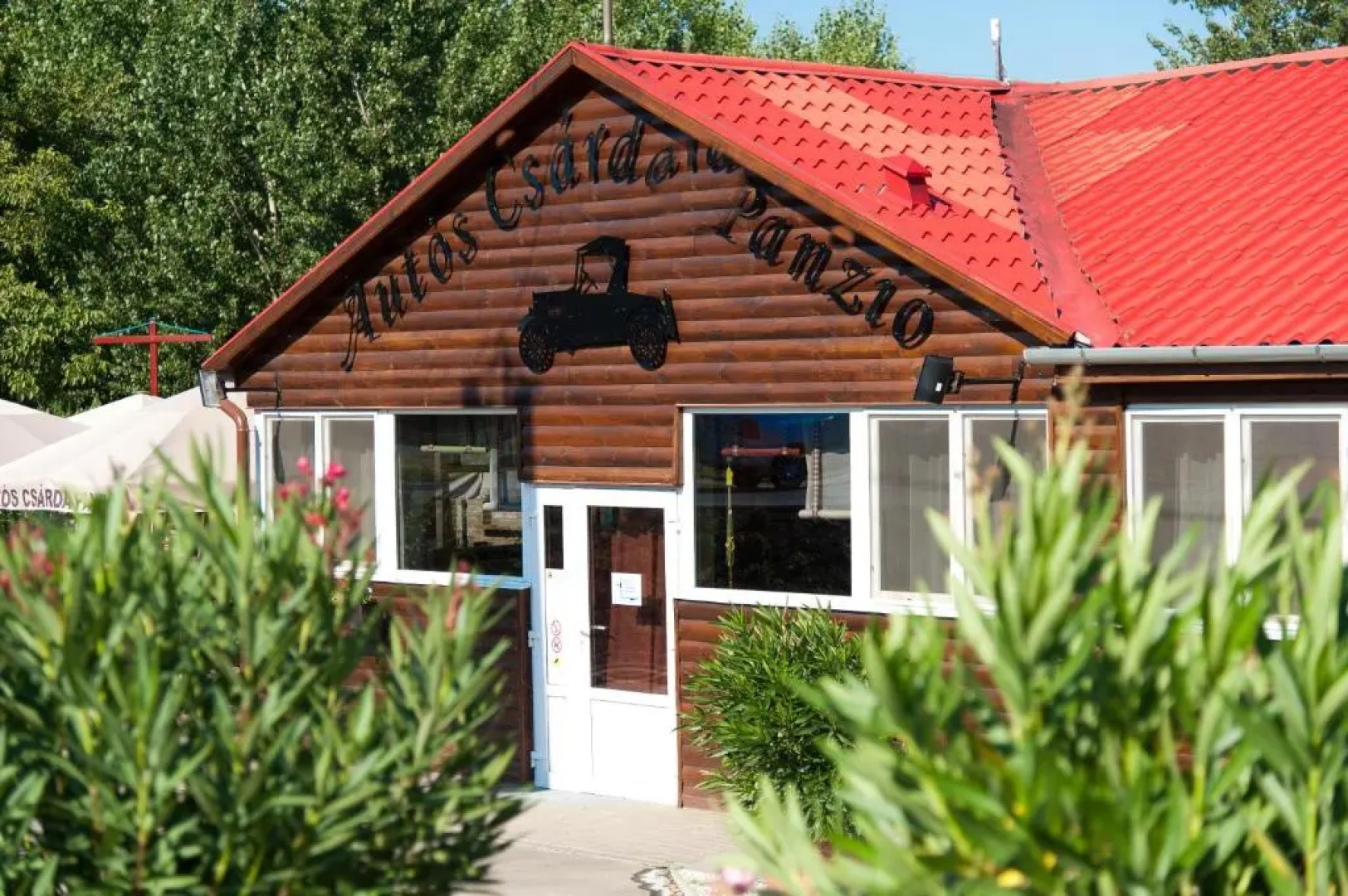 Autóscsárda és Panzió