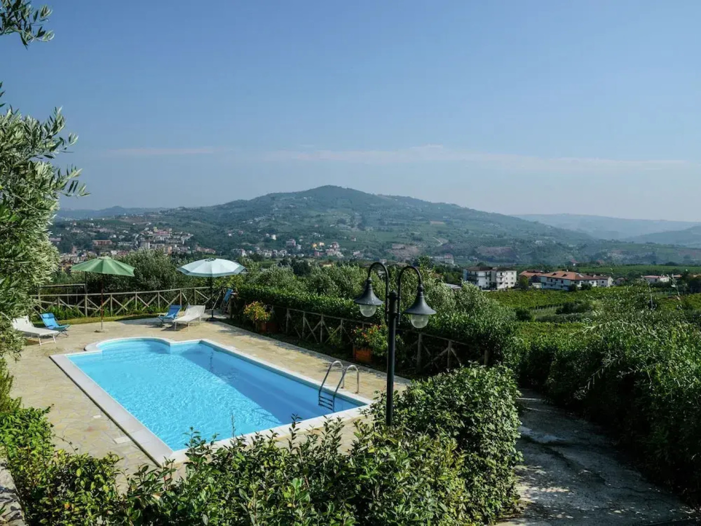 Apartment With Lovely Pool