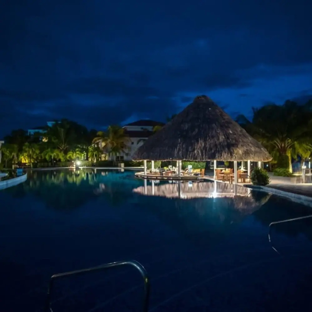 Rum Punch- Beachfront Bungalow Pool Kayaks Pier