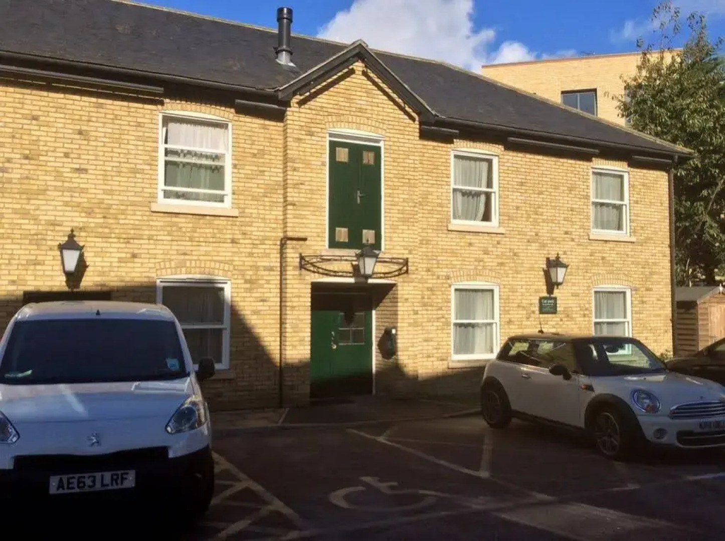 The Earl of Derby - Inn