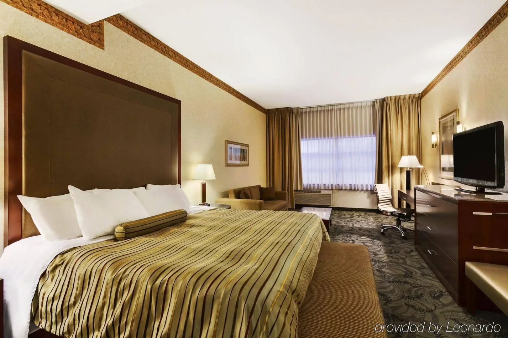 Poco Inn and Suites Hotel & Conference Centre