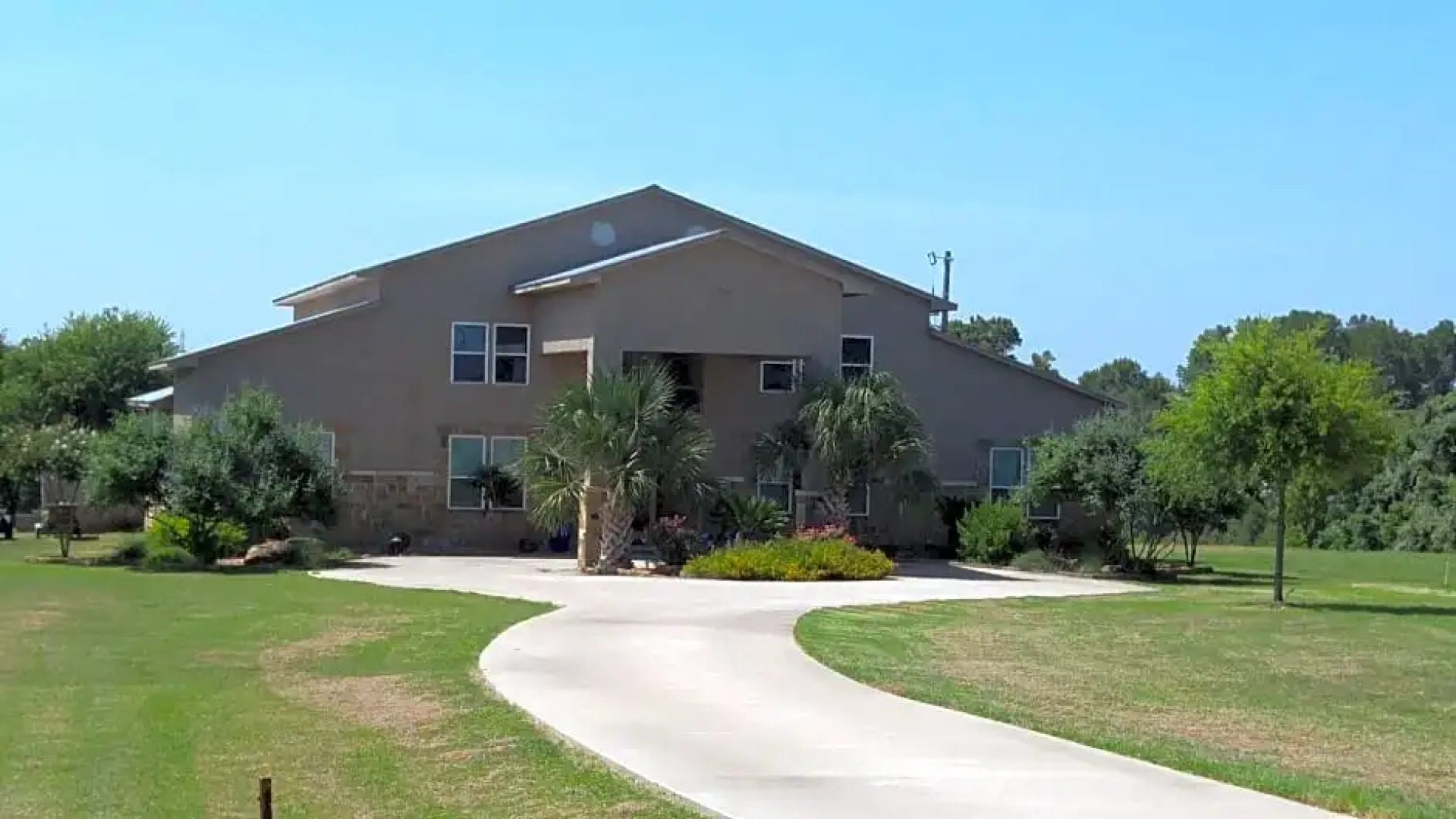 The Perry Riverhouse