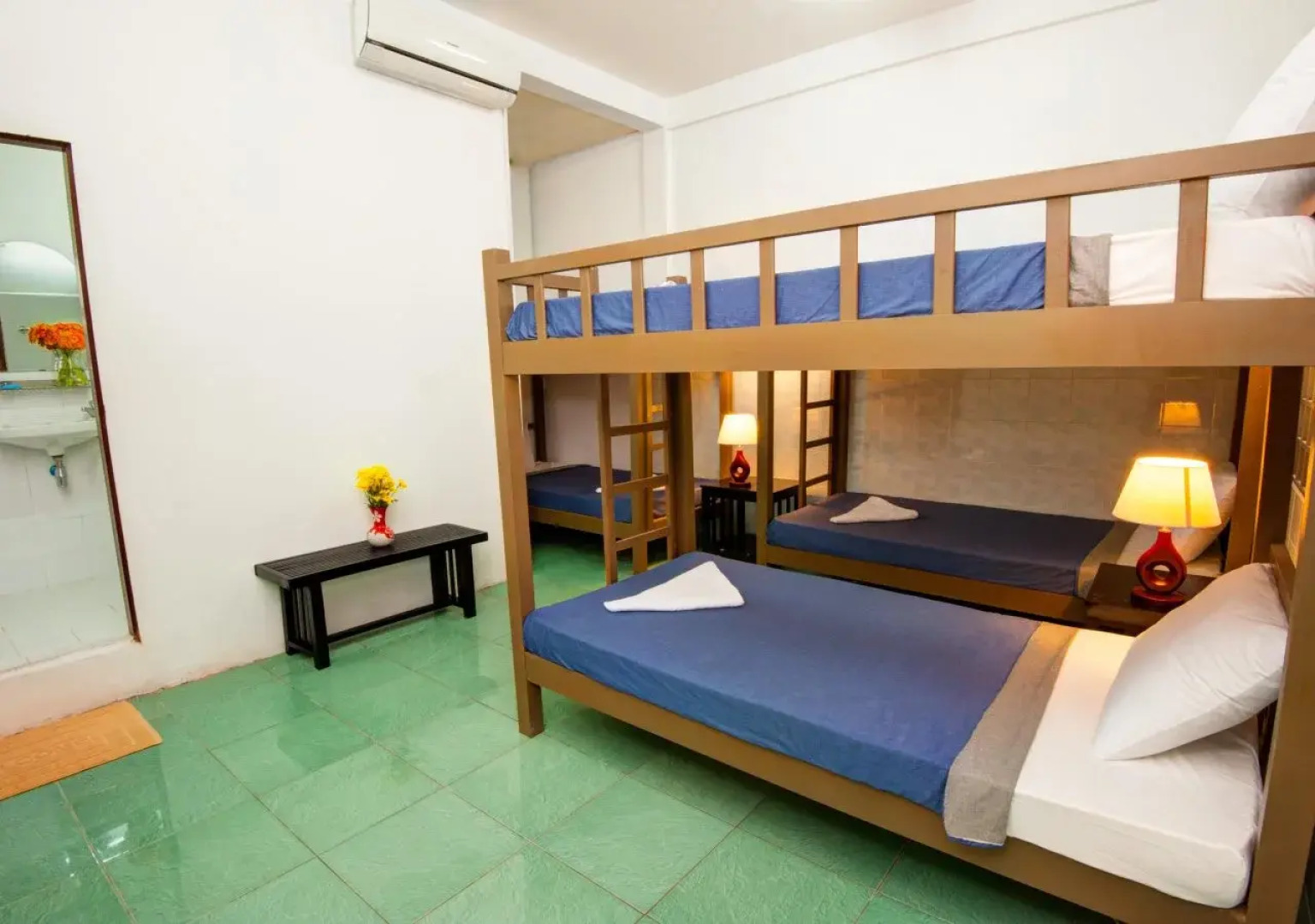 Base Villa Phnom Penh - Hostel