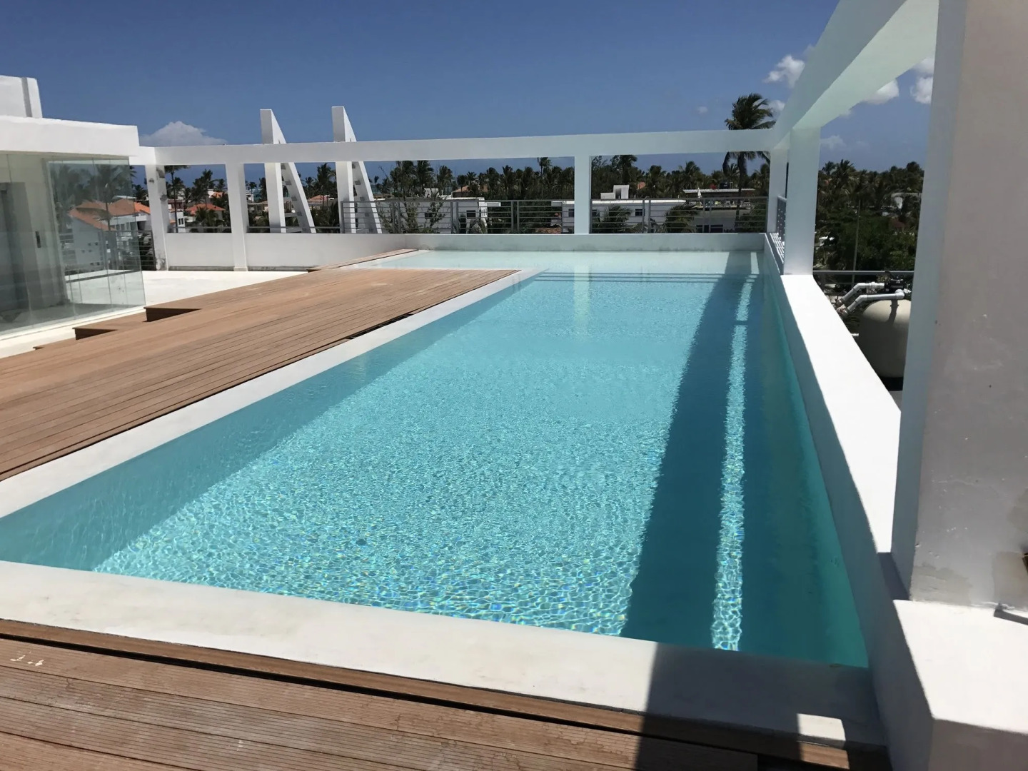 Ducassi Suites Beach Club & Spa ROOFTOP POOL