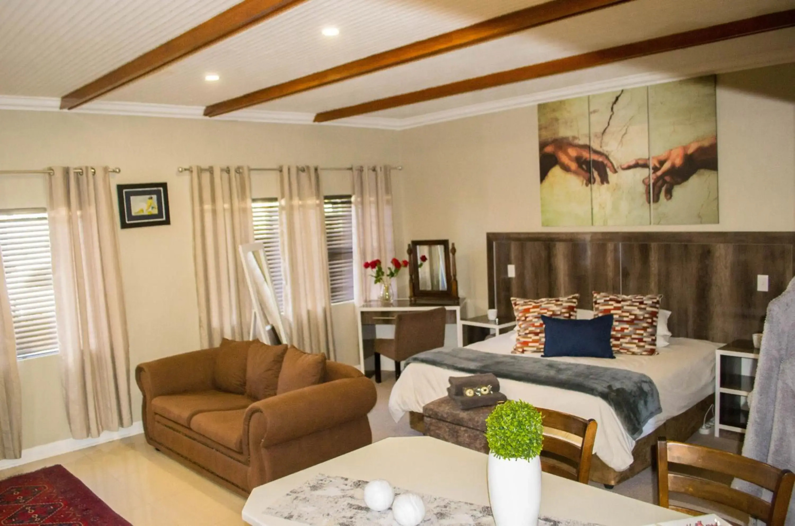 The Hank Guesthouse Pty Ltd