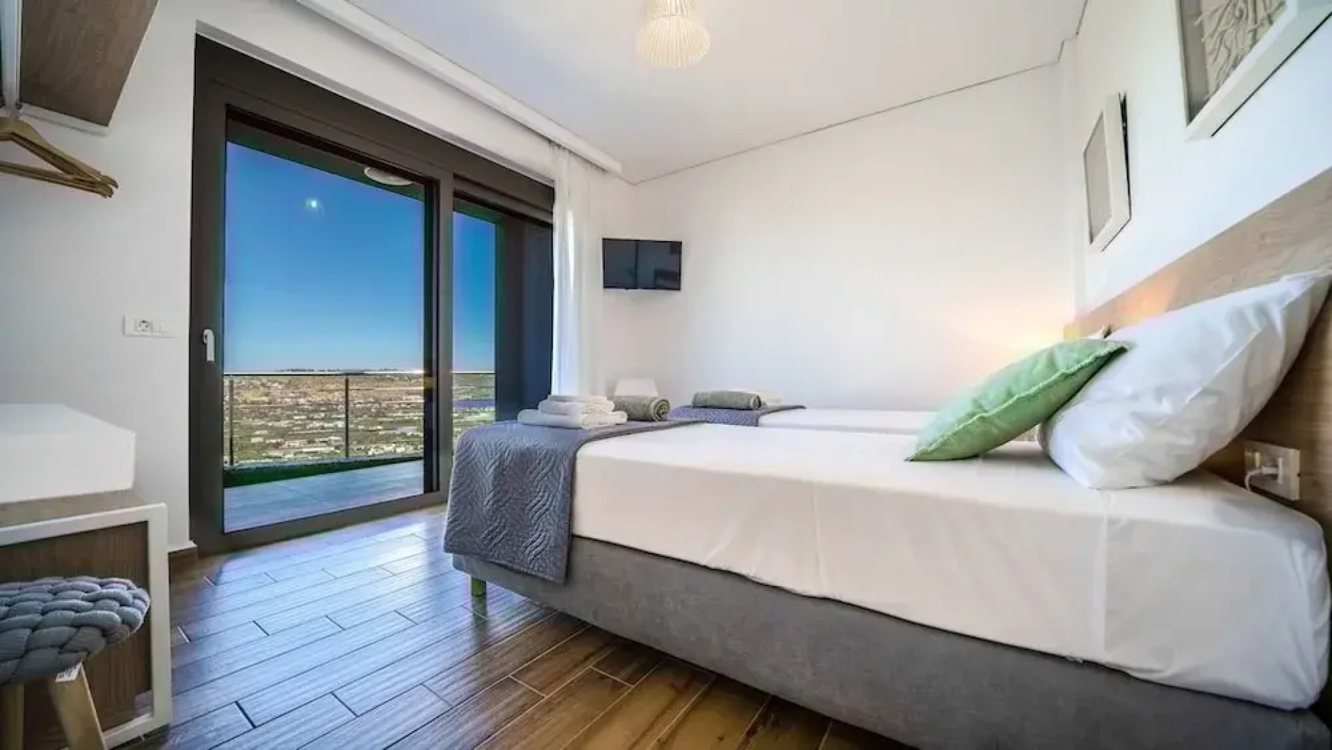 Villa Con Vista- Heated Pool 4 bdr Sleeps 8