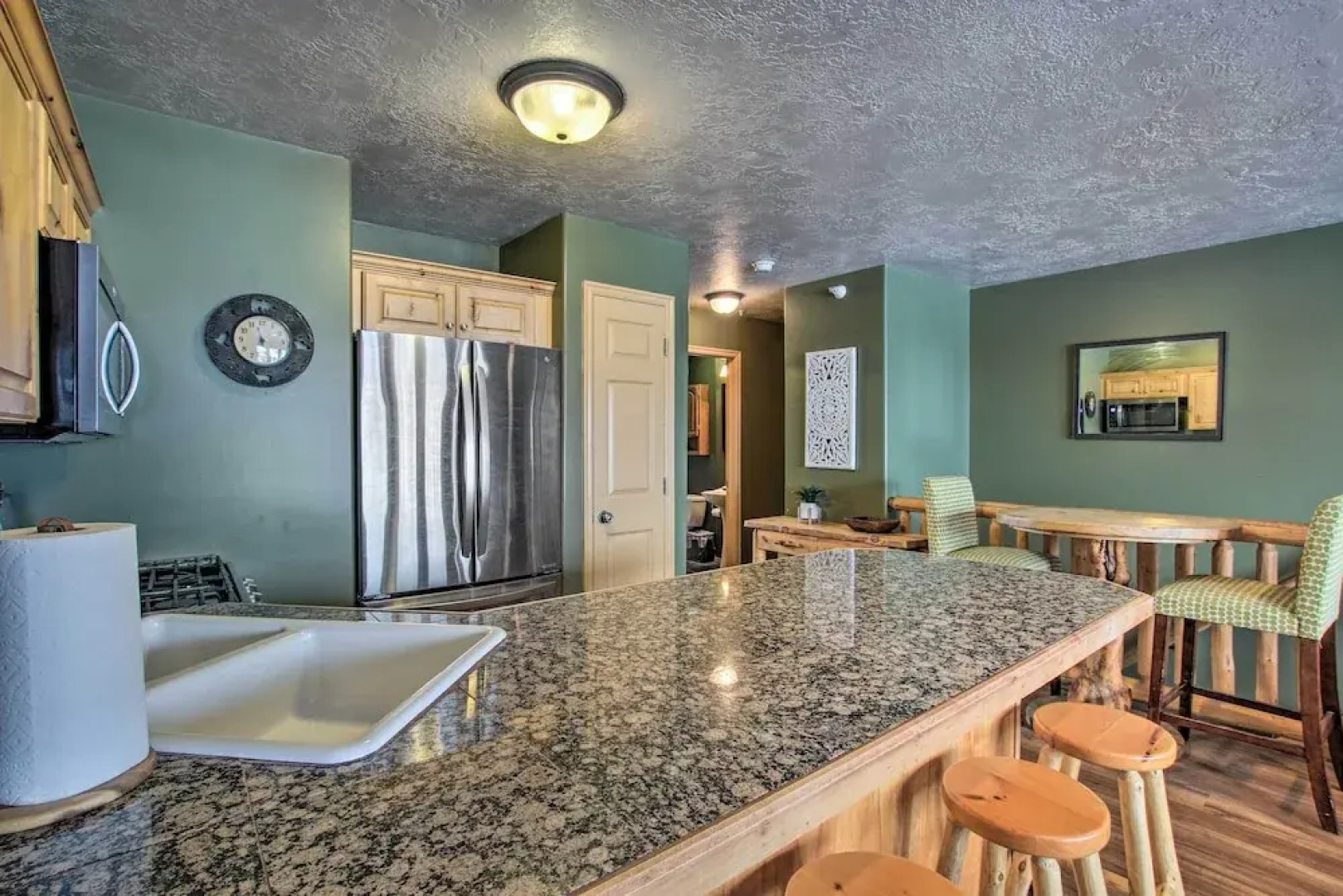 Cozy Eden Condo w/ Mtn Views in Wolf Creek Resort!