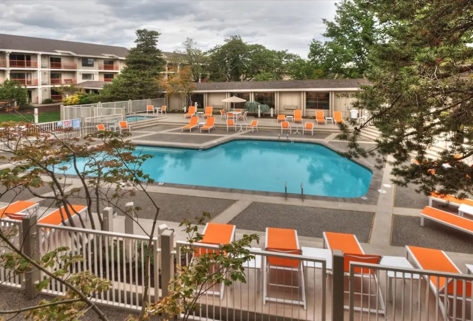 Ashland Hills Hotel & Suites (ex. Village Suites At Ashland Hills)