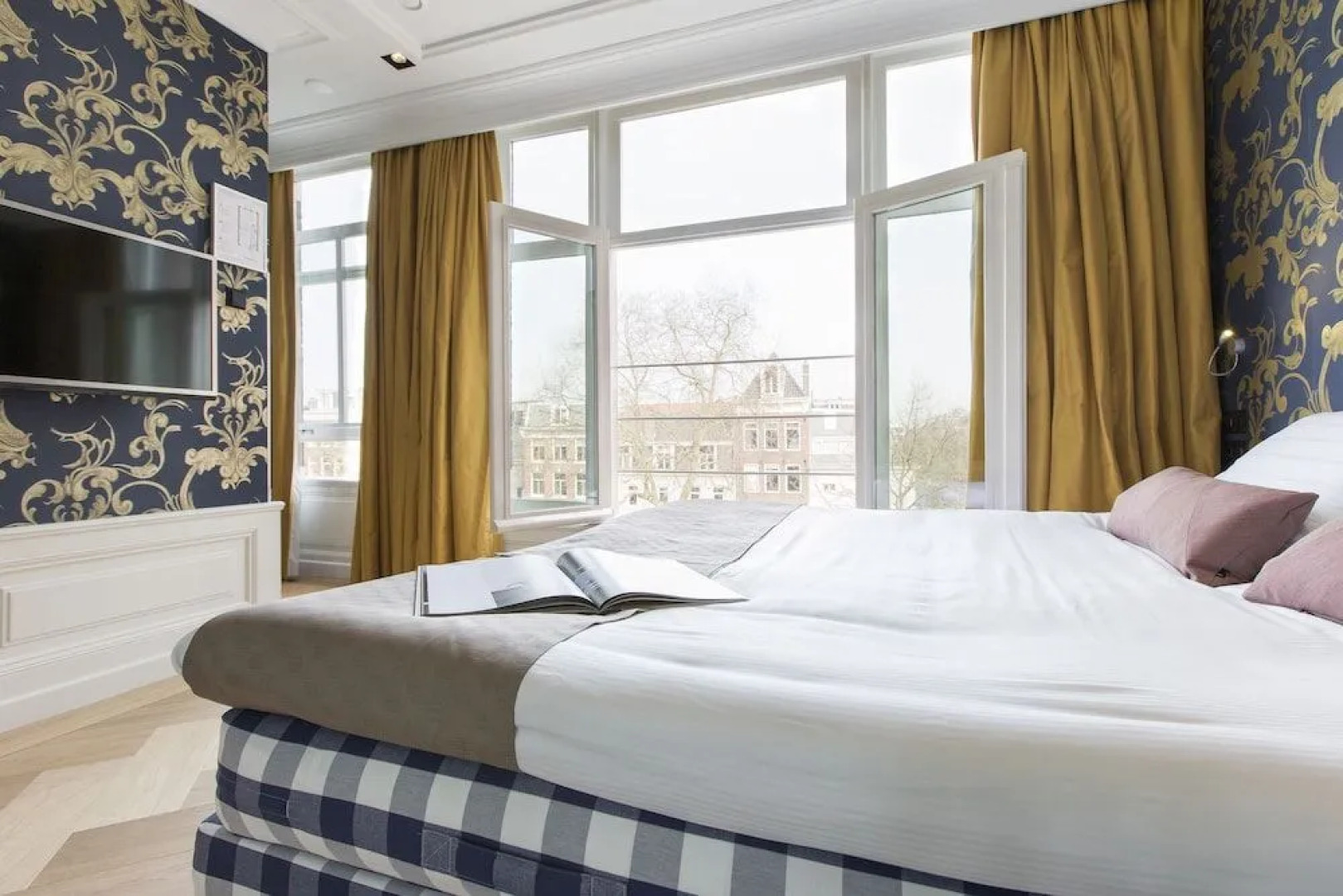 Amsterdam Canal Residence