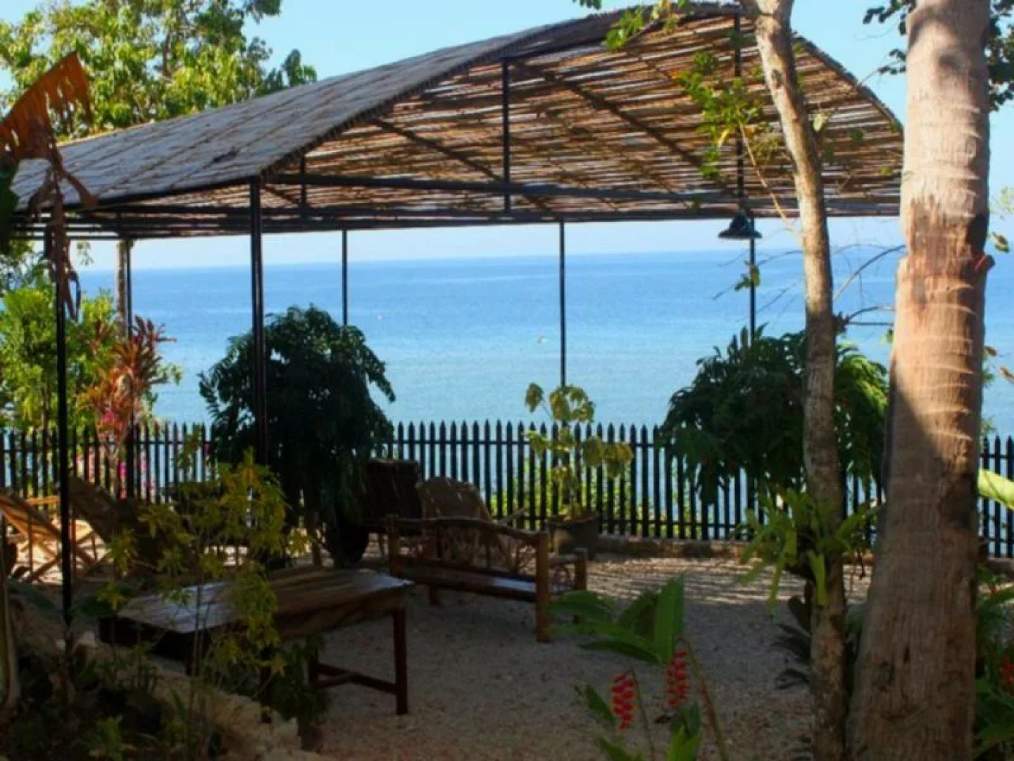 Nataasan Beach Resort and Dive Center