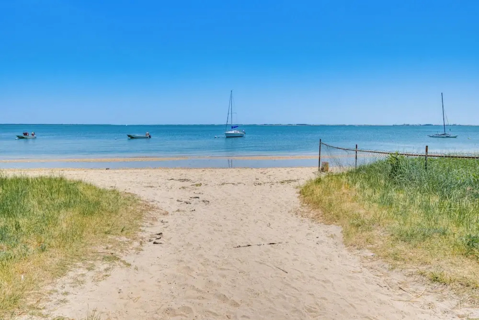 Distinctive Hamptons Home w/ Pool Near Bay, Ocean