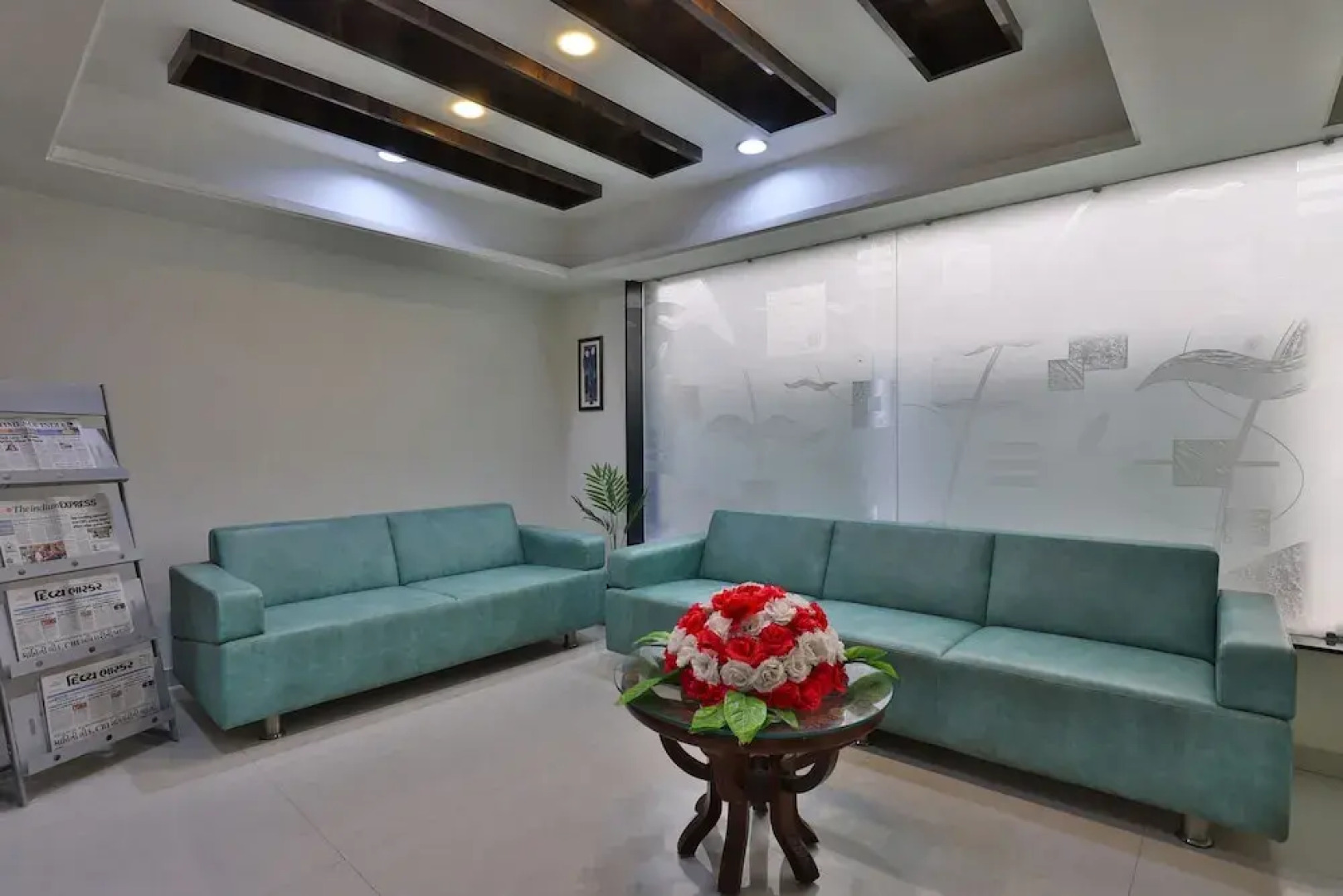 OYO 27897 Hotel The Grand Bansi