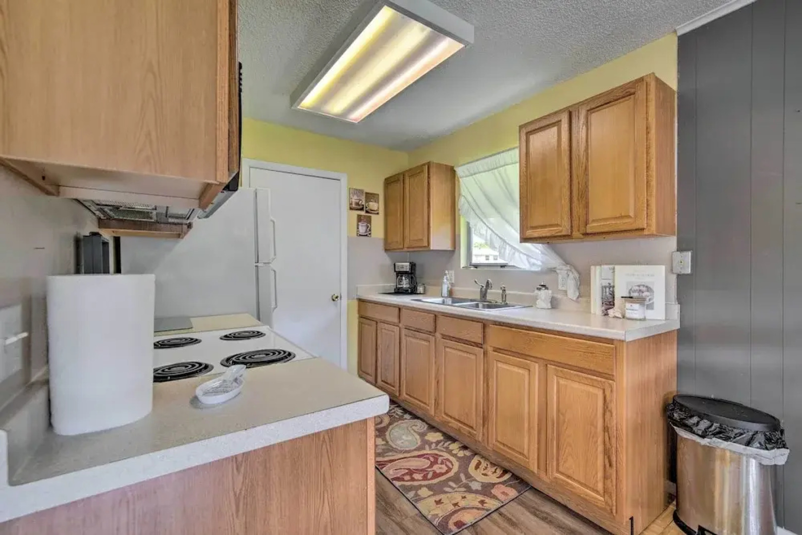 Docks + Balcony: Peaceful River Abode in Dunnellon