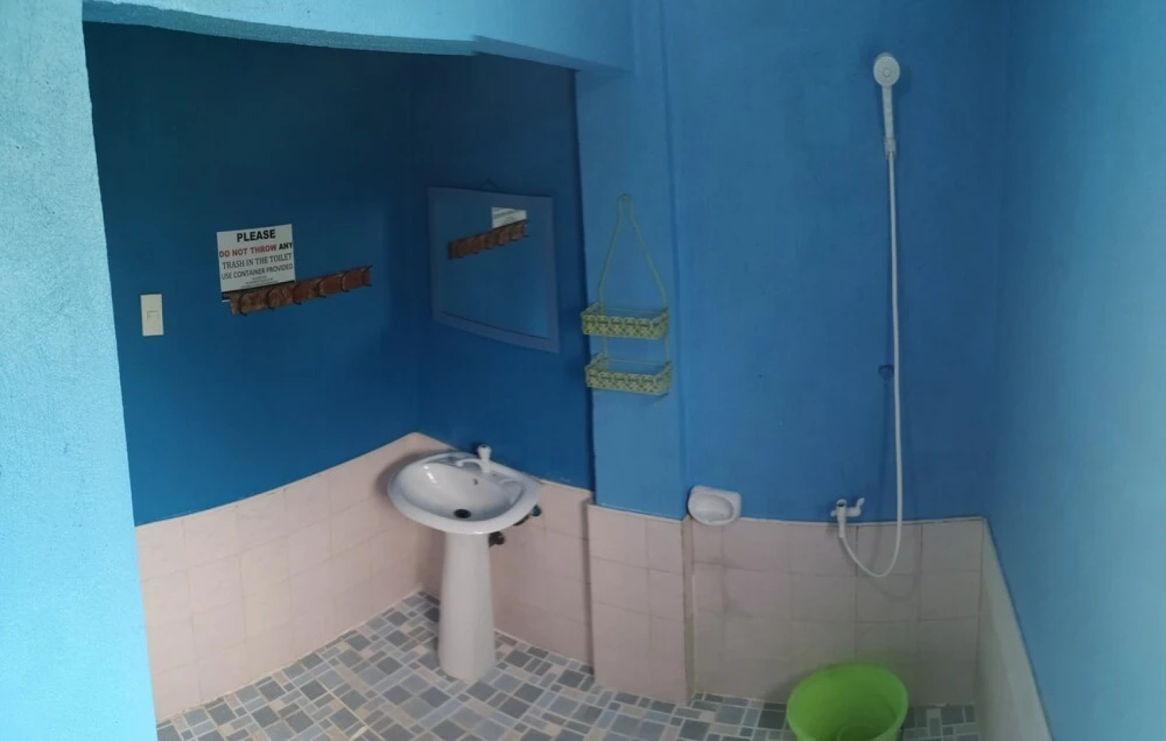 Guanna's Place Room and Resto Bar