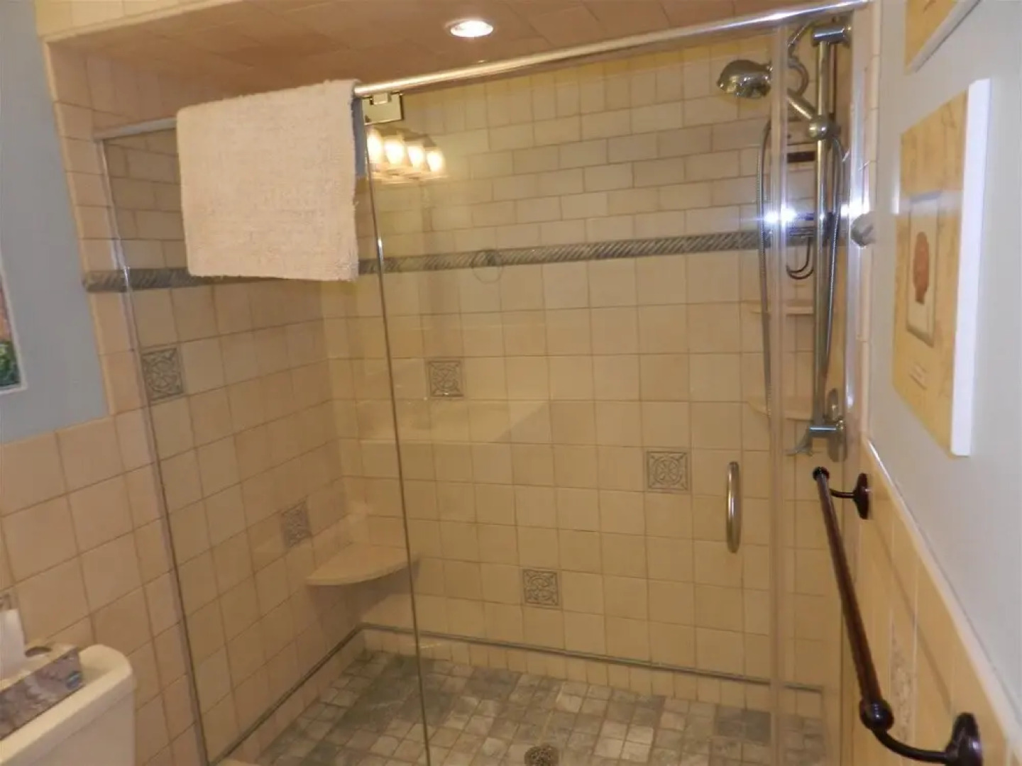 Cm911 Columbia Avenue-2